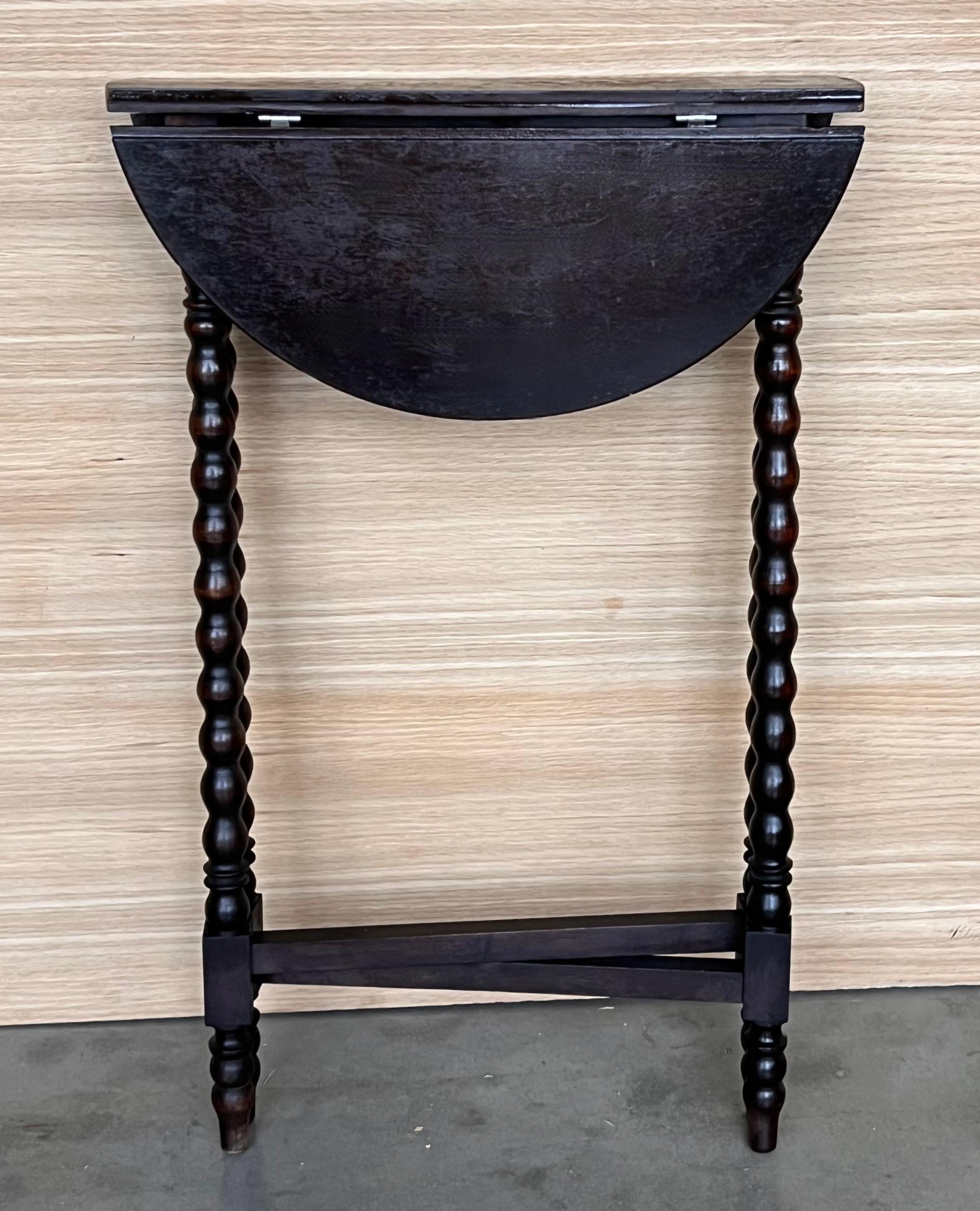 Walnut Round Folding Center Oak Table with Carved Top and Solomonic Legs, 1940s For Sale