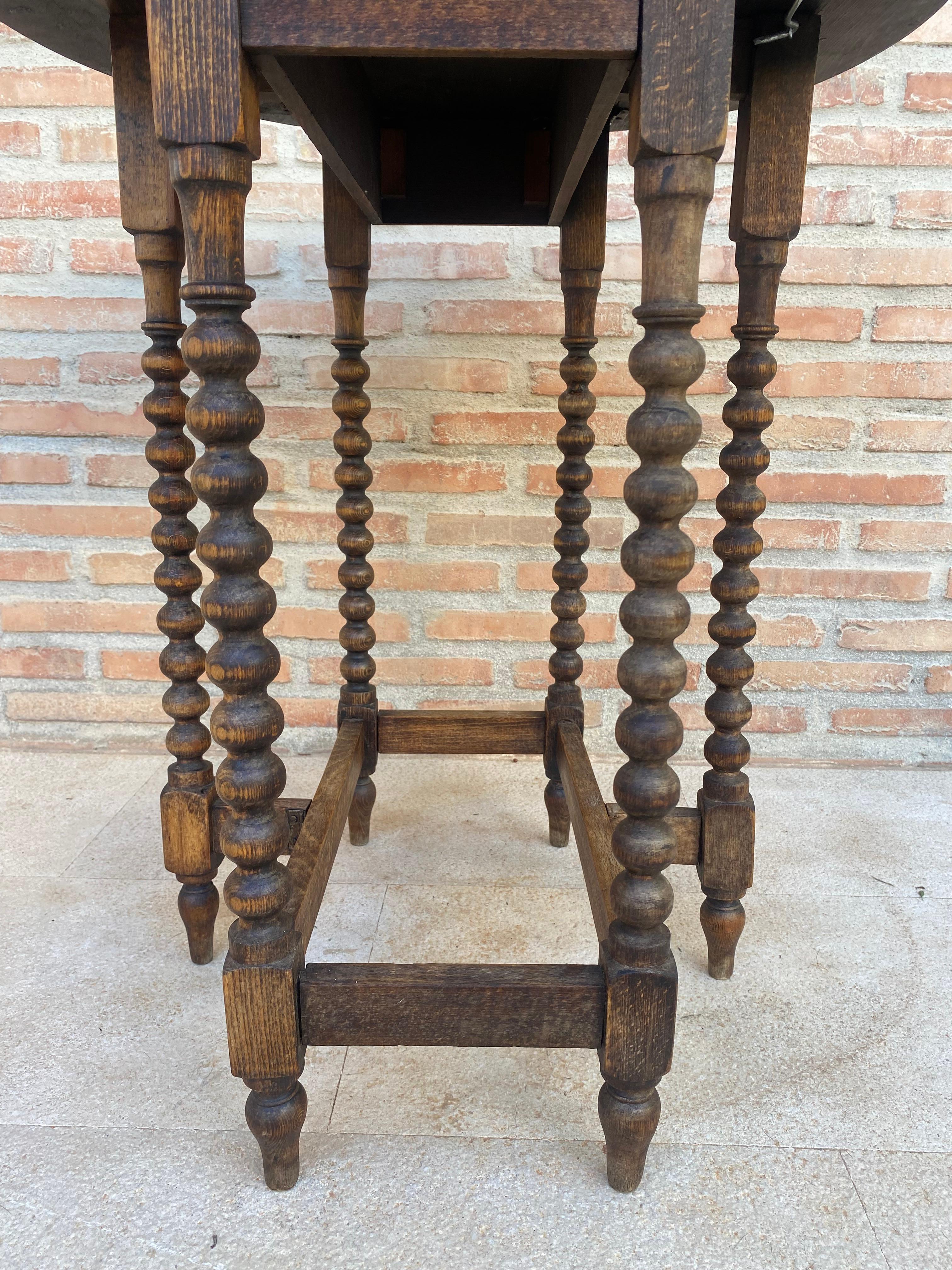 Round Folding Center Oak Table with Carved Top and Solomonic Legs, 1940s 2
