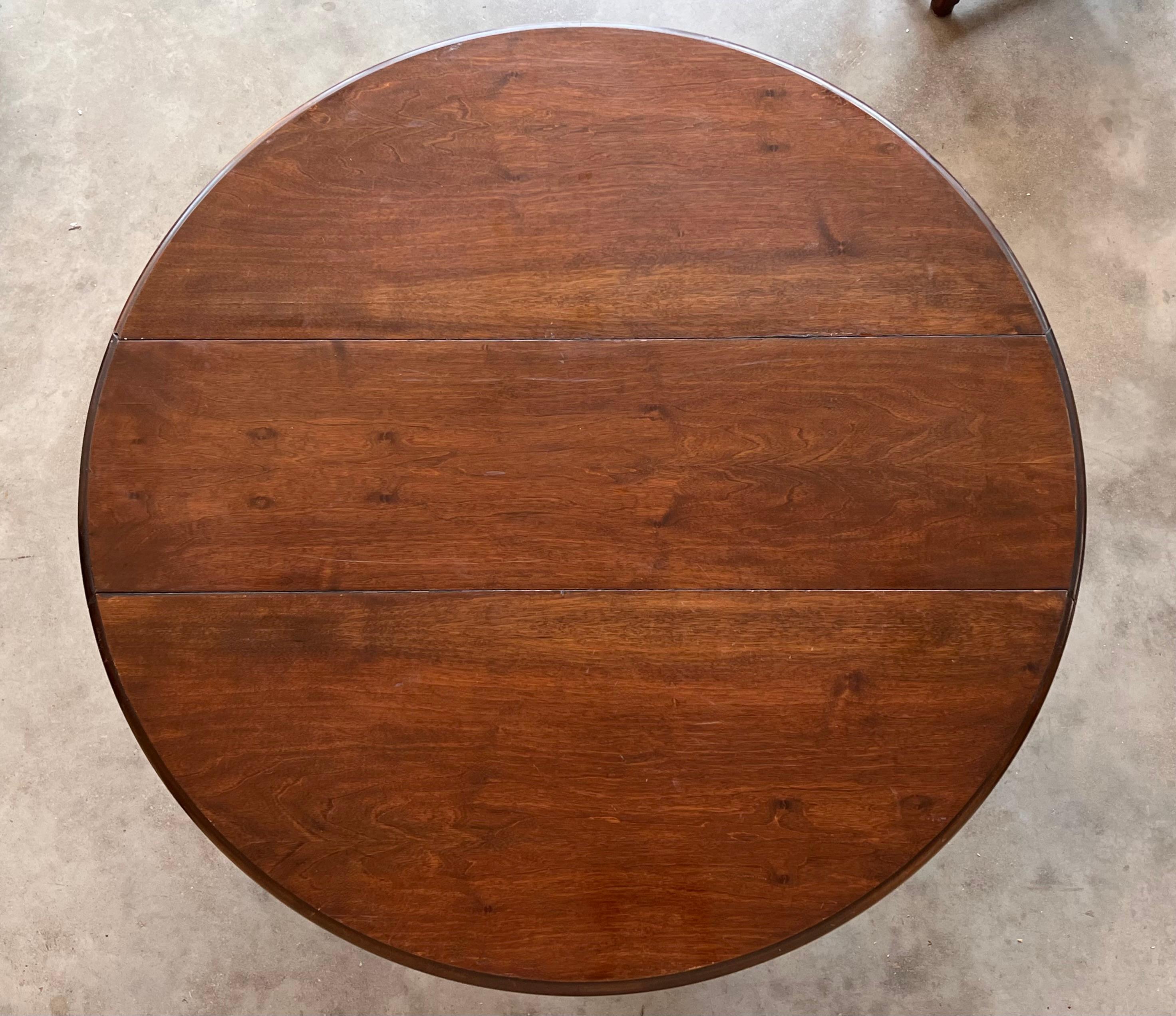 Round Folding Dining Table with Beveled Top and Carved Legs, 1940s For Sale 6