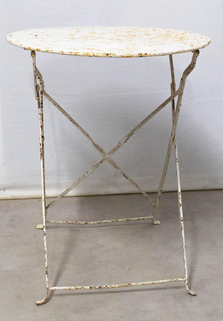 Folding table metal midcentury circa 1960 side table for garden, patio or balcony
This can also be used as a side table in your interior
Folded measures: D 1.18in. (3 cm), W 23.4 in. (59.5 cm), H 35.4 in. (90 cm).
In good vintage condition with