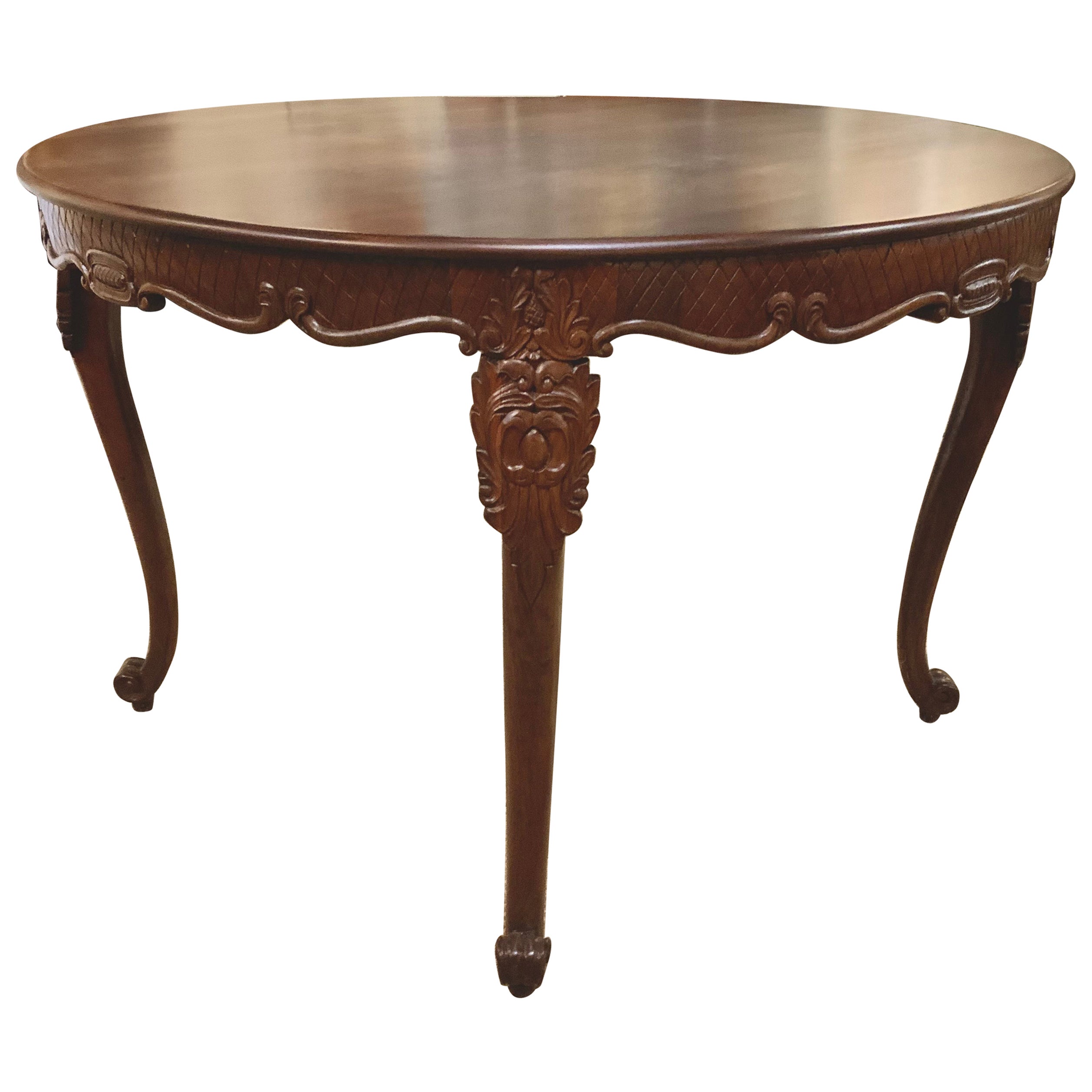 Round French Louis XV-Style Walnut Dining Table, Cabriole Leg