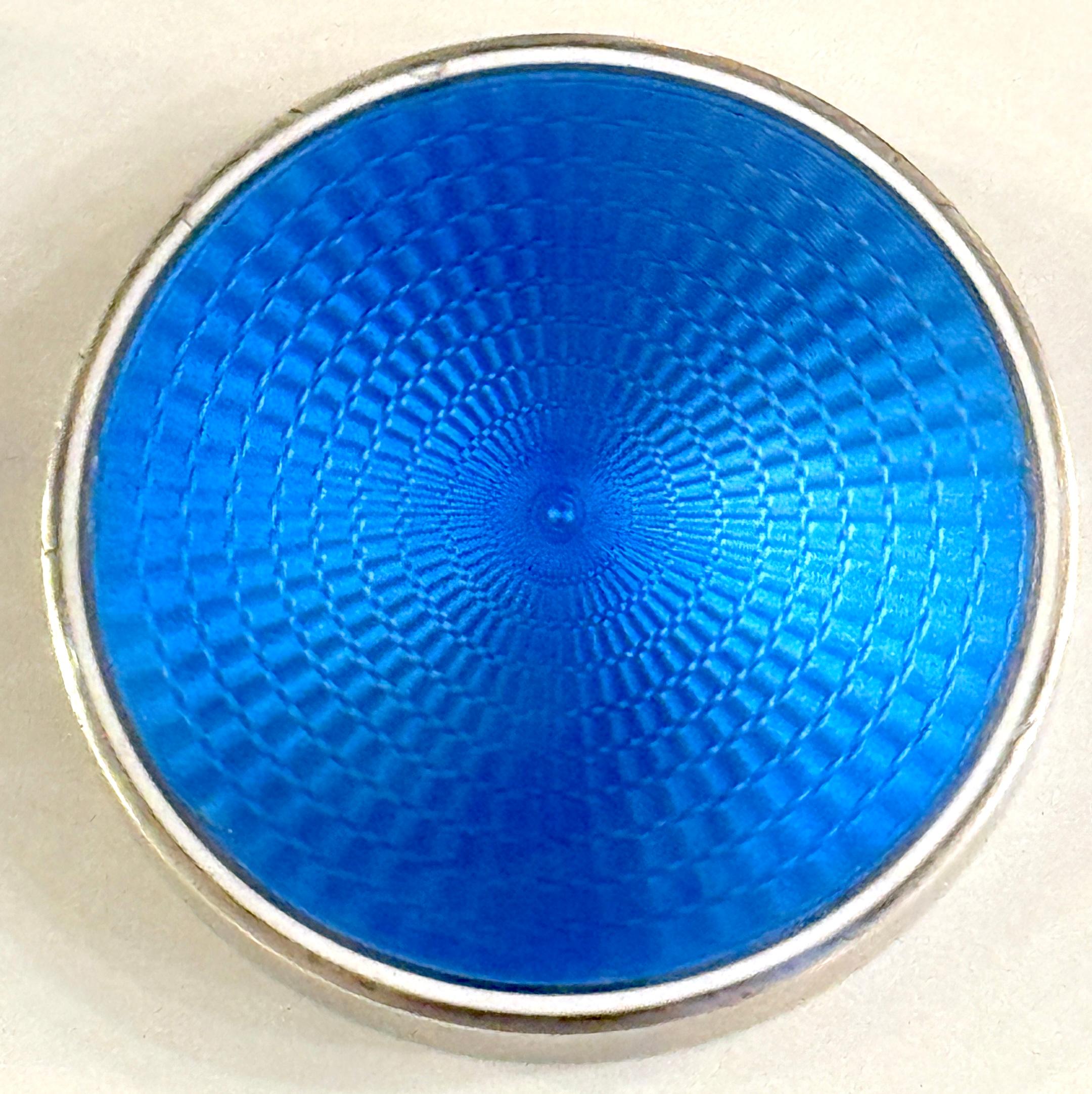 Art Déco Scatola da tavolo rotonda in argento francese, smalto guilloché blu intenso e cristallo in vendita