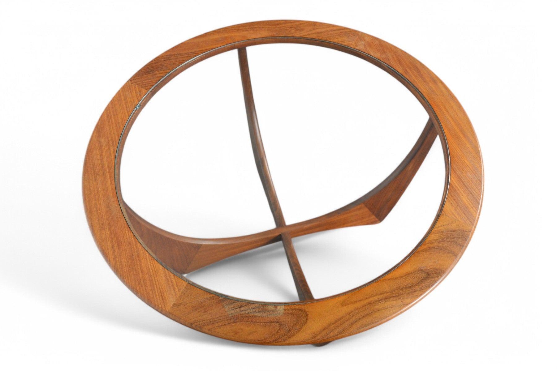 Mid-Century Modern Table basse Astro Round G Plan #7 en vente