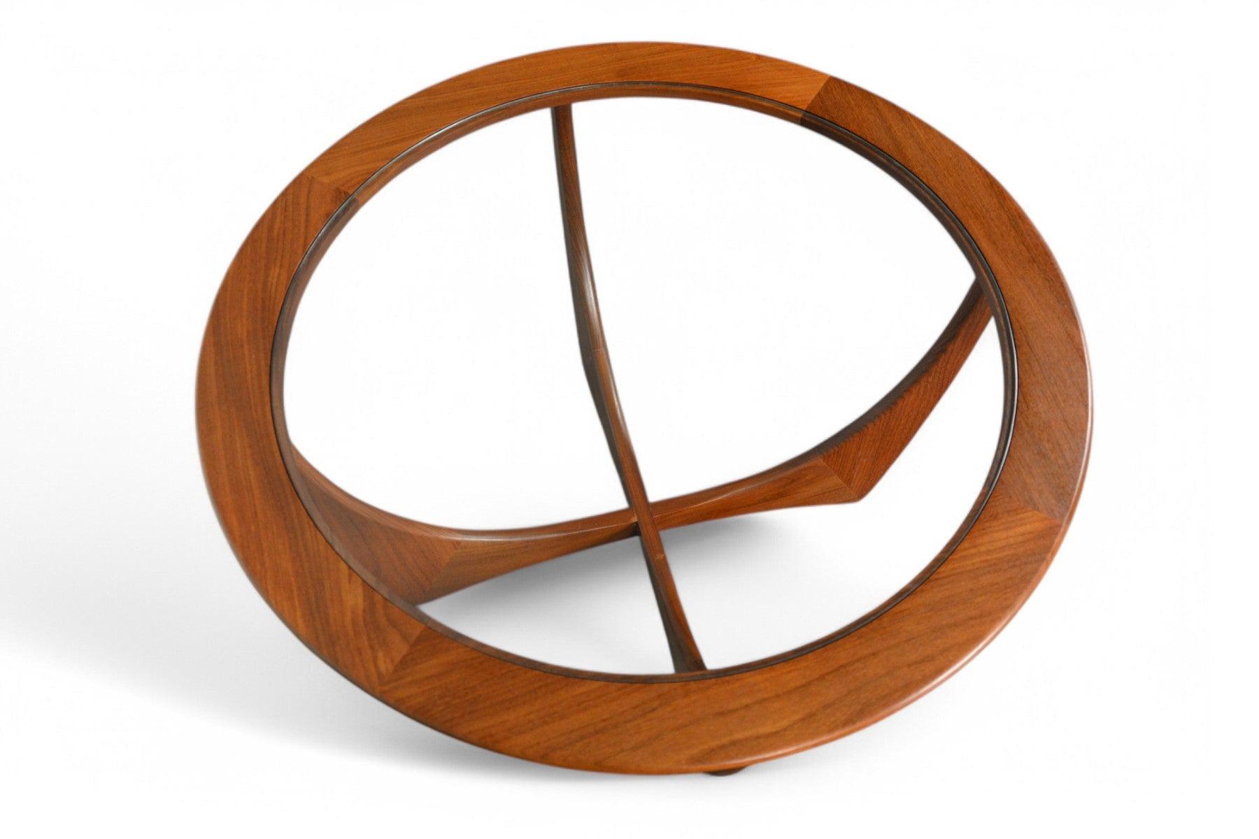 Mid-Century Modern Table basse Astro Round G Plan #9 en vente
