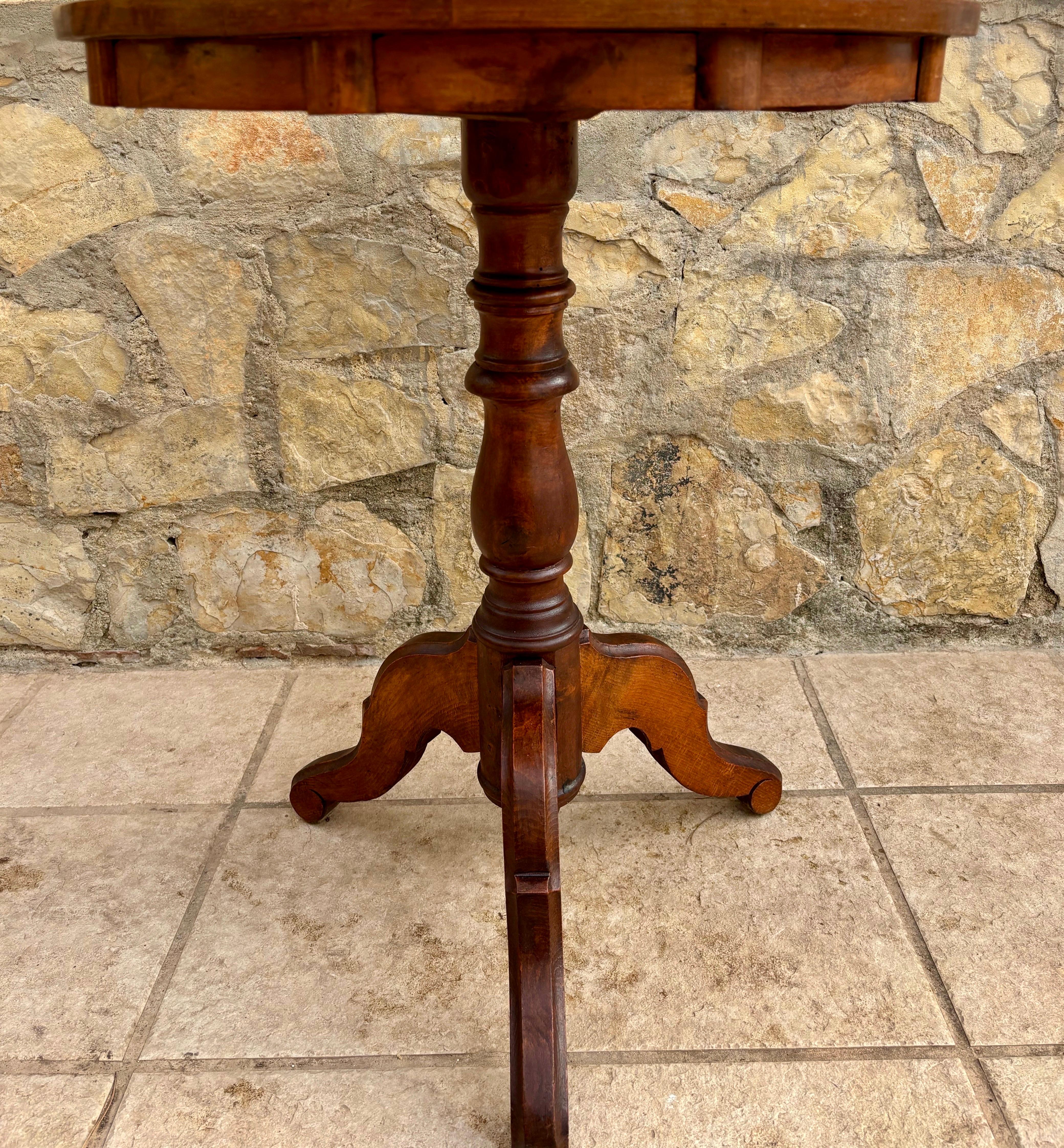 Victorian Round Game Table With Marquetry Top, 1940s For Sale