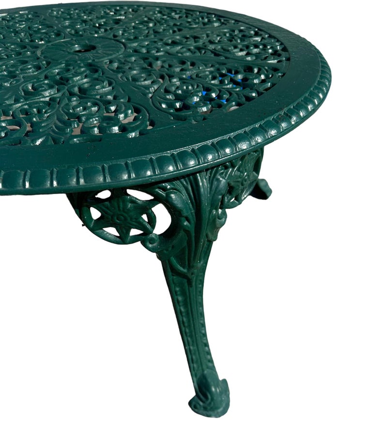 Round Garden Coffee Table by Colonial Casting Aulstraila For Sale at