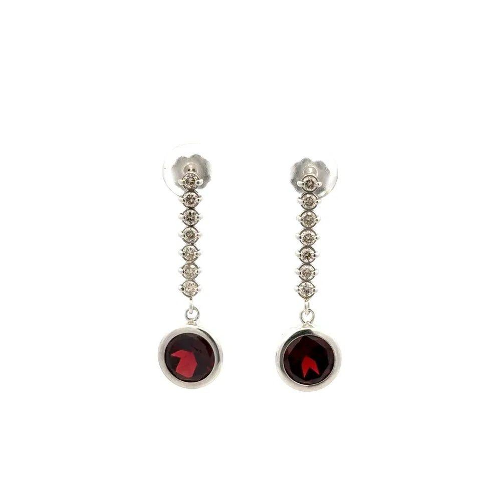 Pendientes de gota vintage de oro con granate redondo y diamante RBC Corte redondo en venta