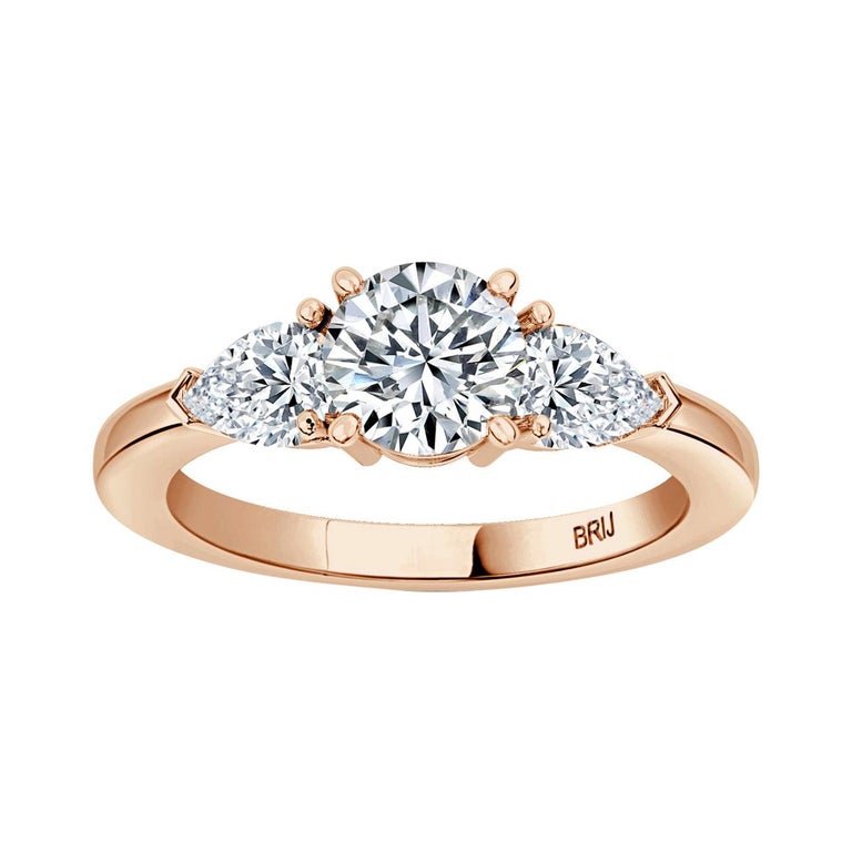Round GIA Certified 0.80 Carat Diamond 3 Stone Engagement Ring 18K Rose Gold  For Sale at 1stDibs