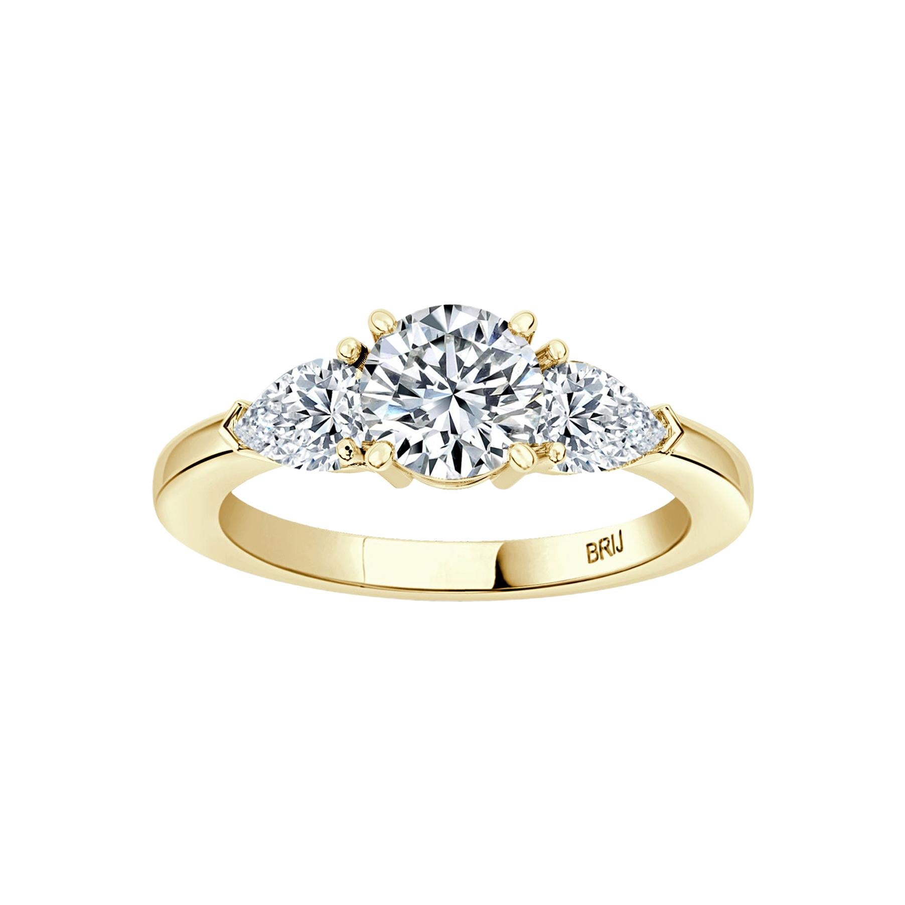 Round GIA Certified 0.80 Carat Diamond 3 Stone Engagement Ring 18k Yellow Gold For Sale