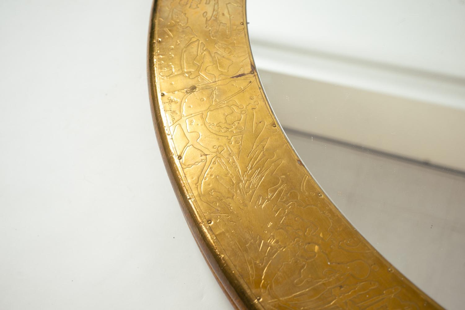 Specchio da parete rotondo in ottone di Gony Nava, stile Rodolfo Dubarry, 130 cm. In condizioni buone in vendita a Zevenaar, NL