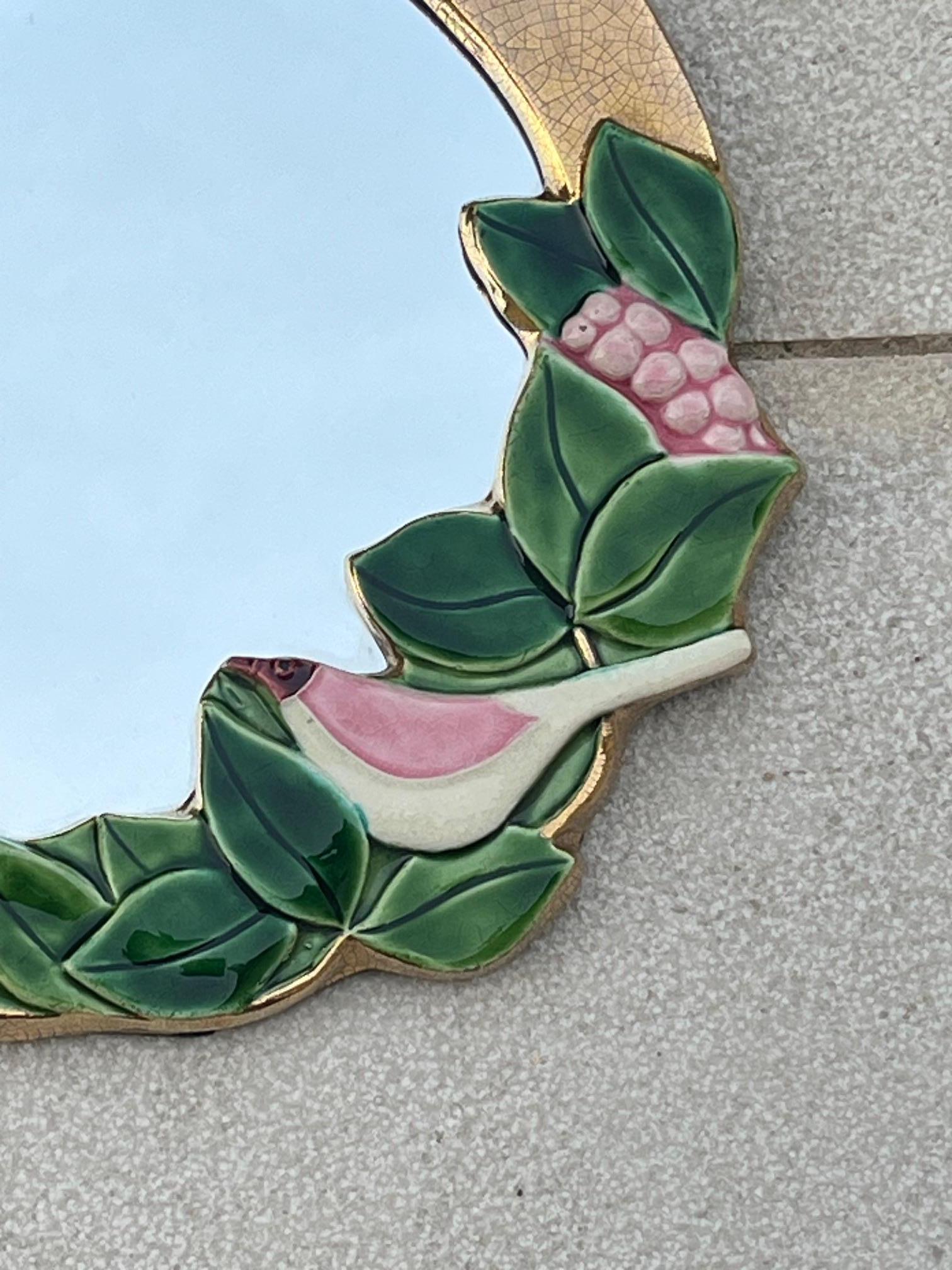 Romantico Specchio rotondo in ceramica dorata e smaltata di Mithé Espelt, circa 1970 in vendita