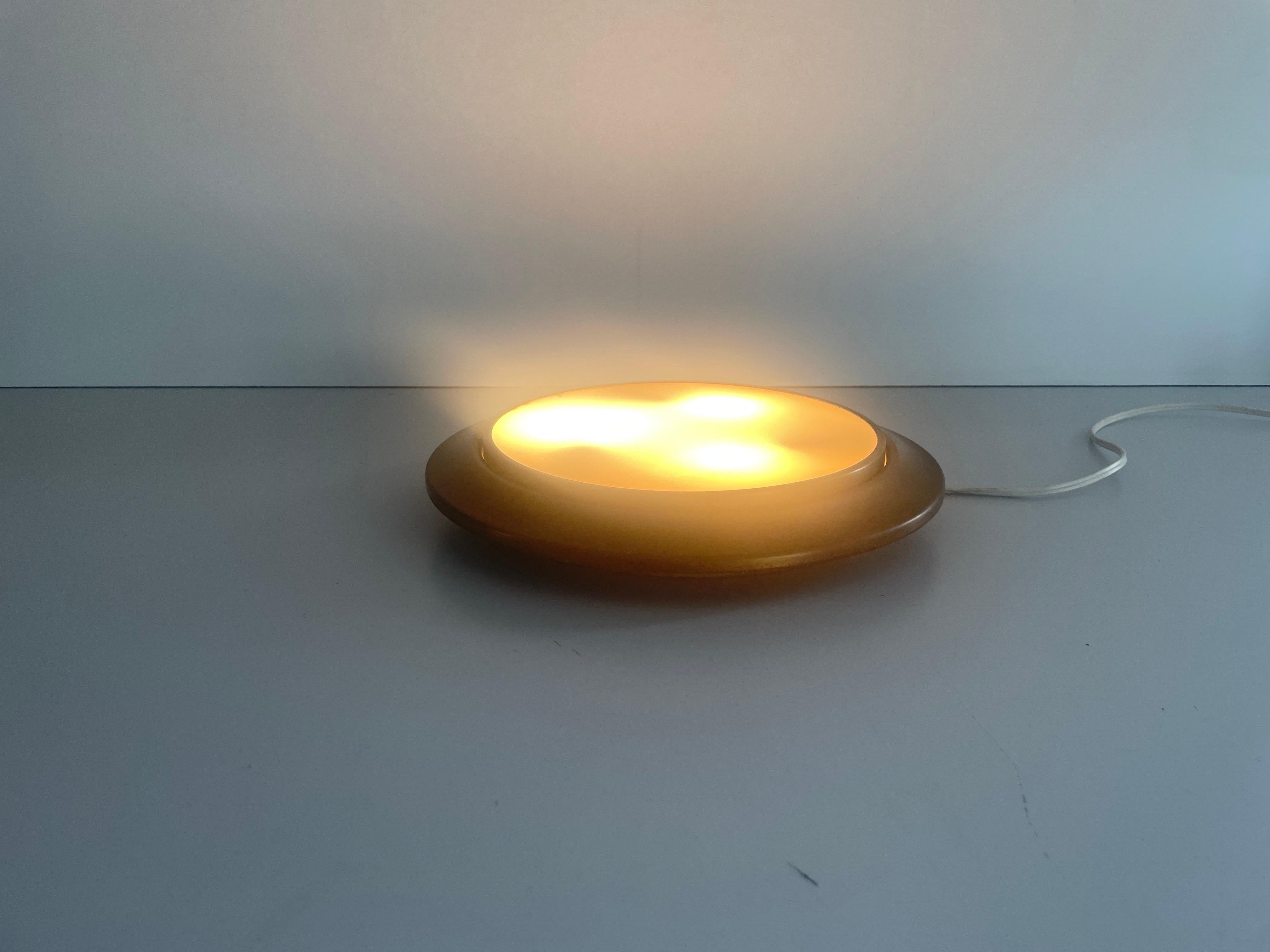 Lámpara empotrada redonda de cristal y marco de latón envejecido de Lumi, años 60, Italia en venta 4