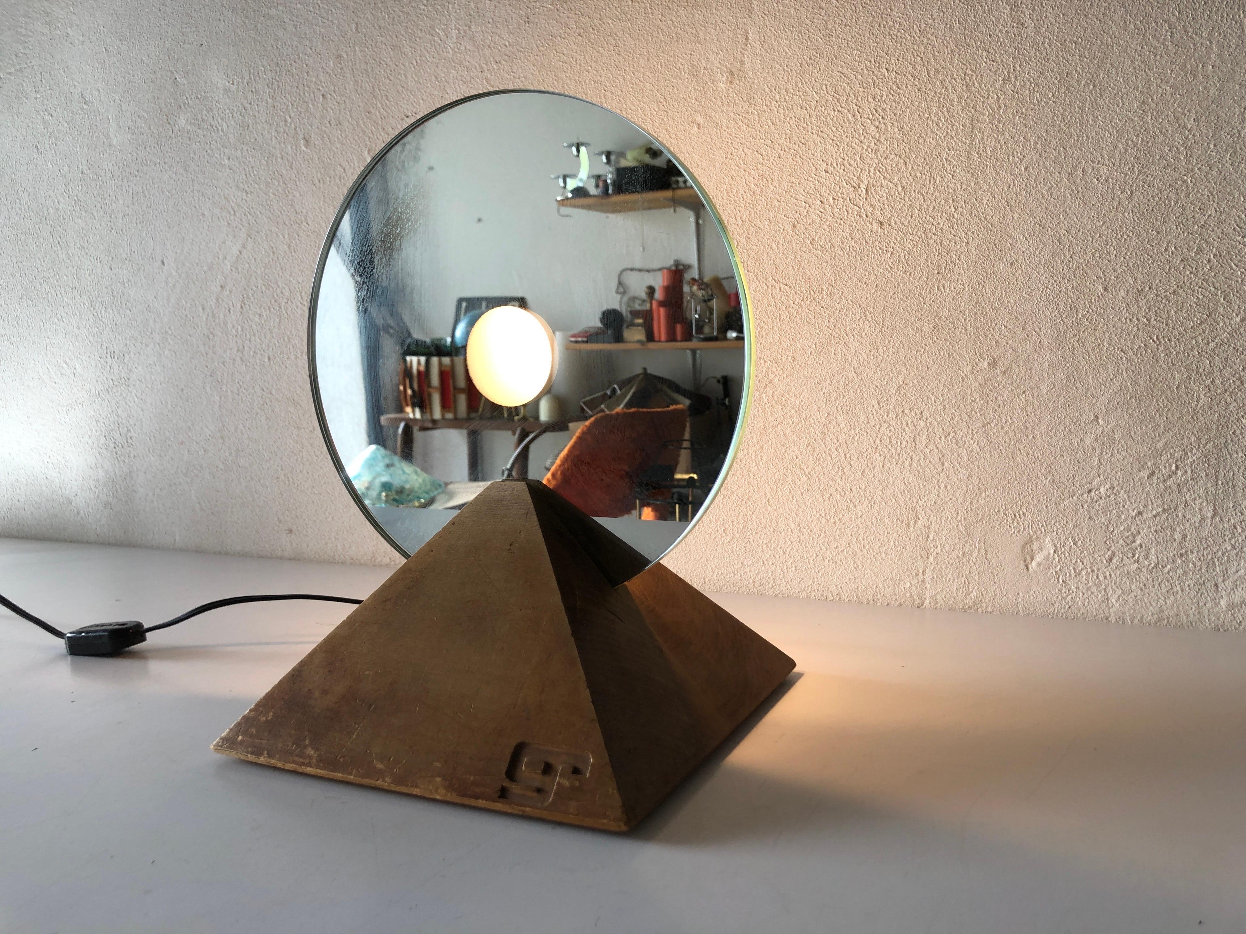 Lampe de bureau ronde en verre et base en bois par Gallotti & Radice, 1970, Italie en vente 5