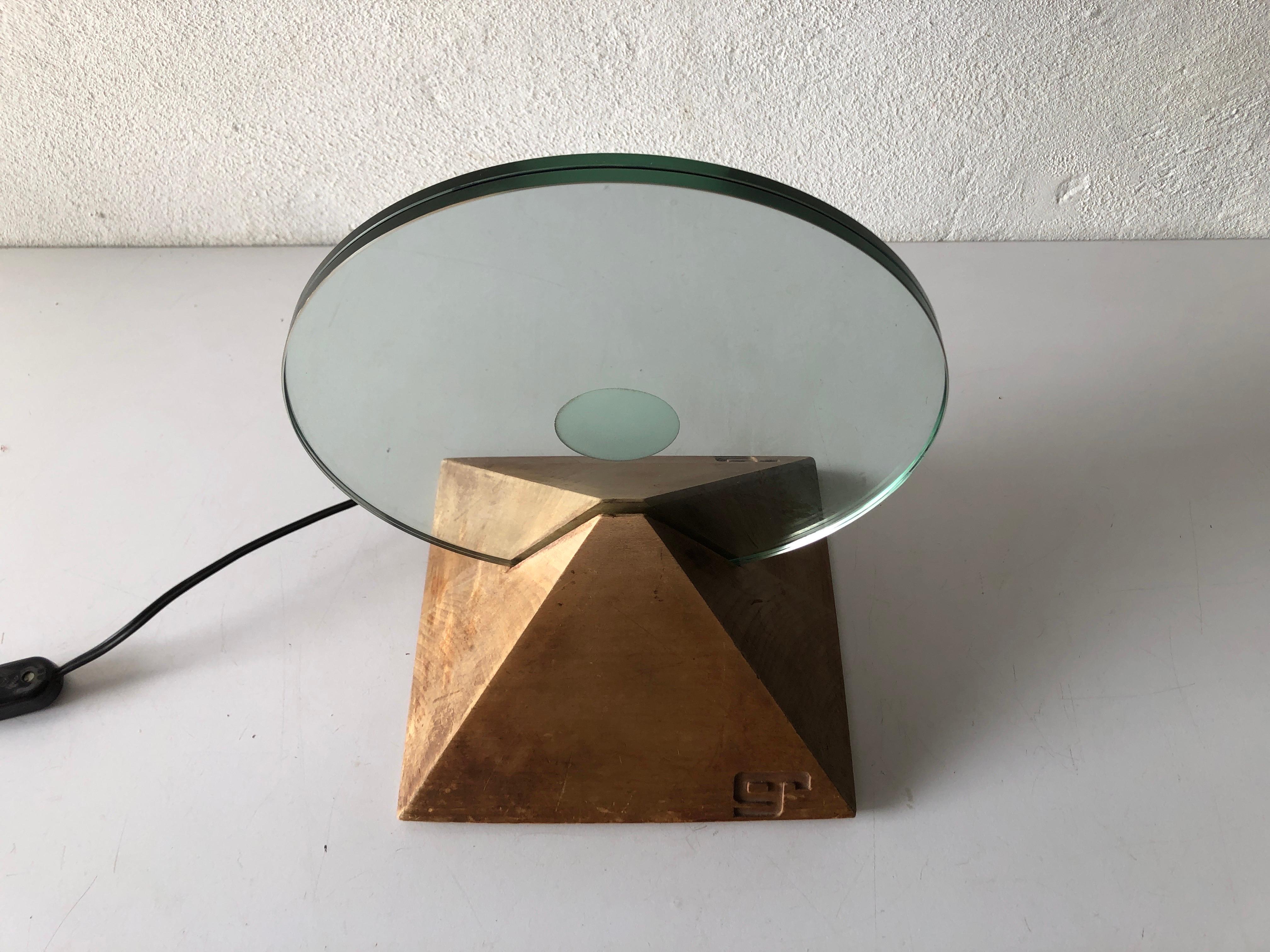 Round Glass and Wood Base Table Lamp by Gallotti & Radice, 1970s, Italy In Good Condition For Sale In Hagenbach, DE