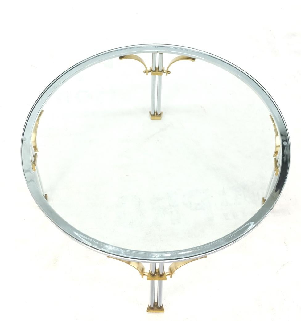 Mid-Century Modern Round Glass Top Chrome Legs Solid Brass Stretchers & Feet Coffee Center Table For Sale