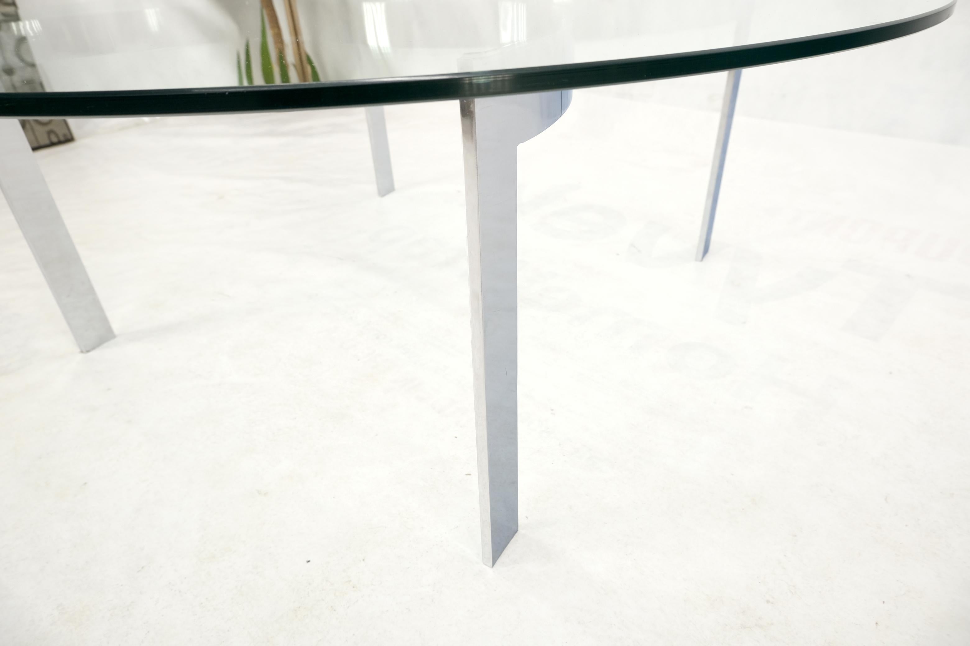 Mid-Century Modern Round Glass Top Crome Interlocking Half Circle Shape Figures Base Coffee Table For Sale