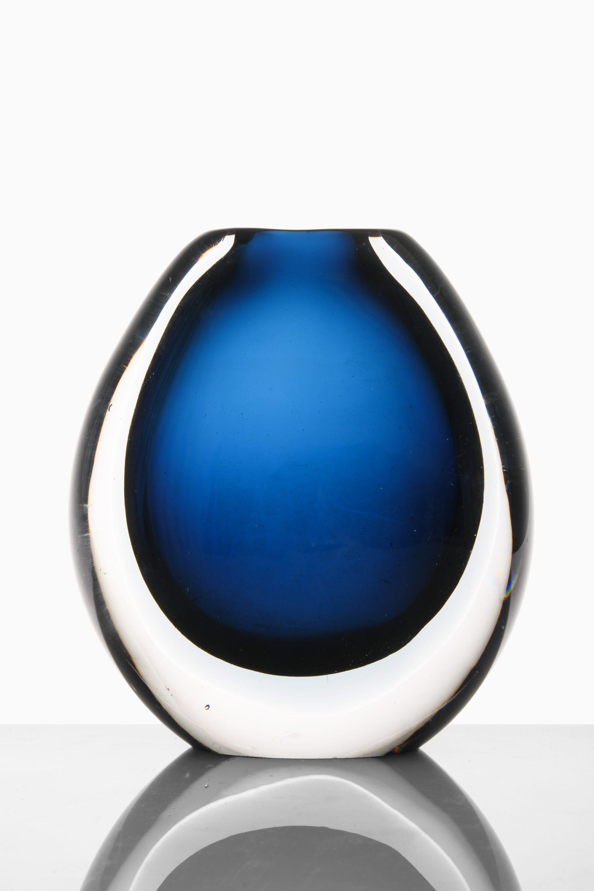 Swedish Round Glass Vase in Blue by Vicke Lindstrand, 1960's For Sale