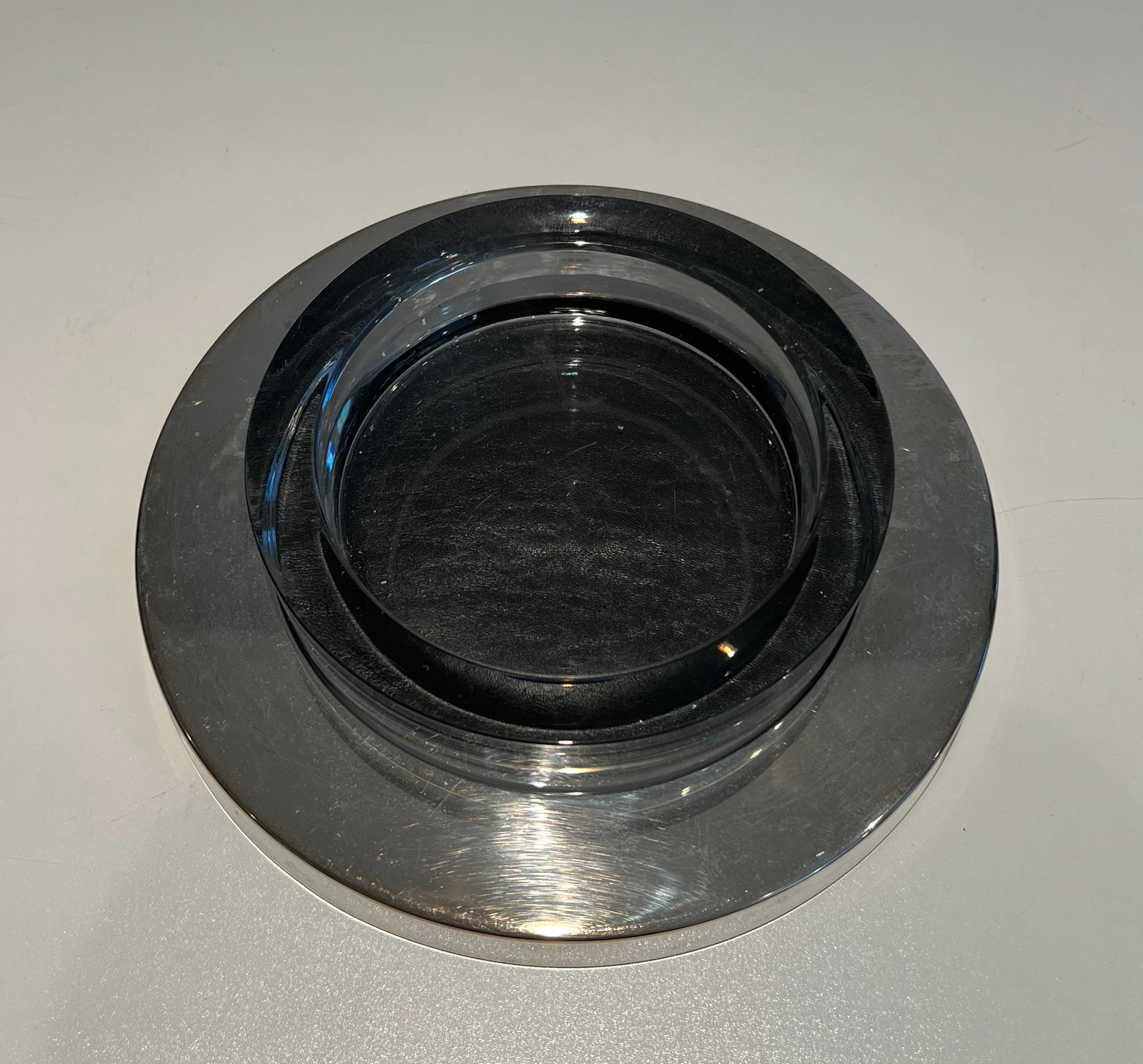 Round glass vide-poche on a chromed base. French Work. Circa 1970 For Sale 7