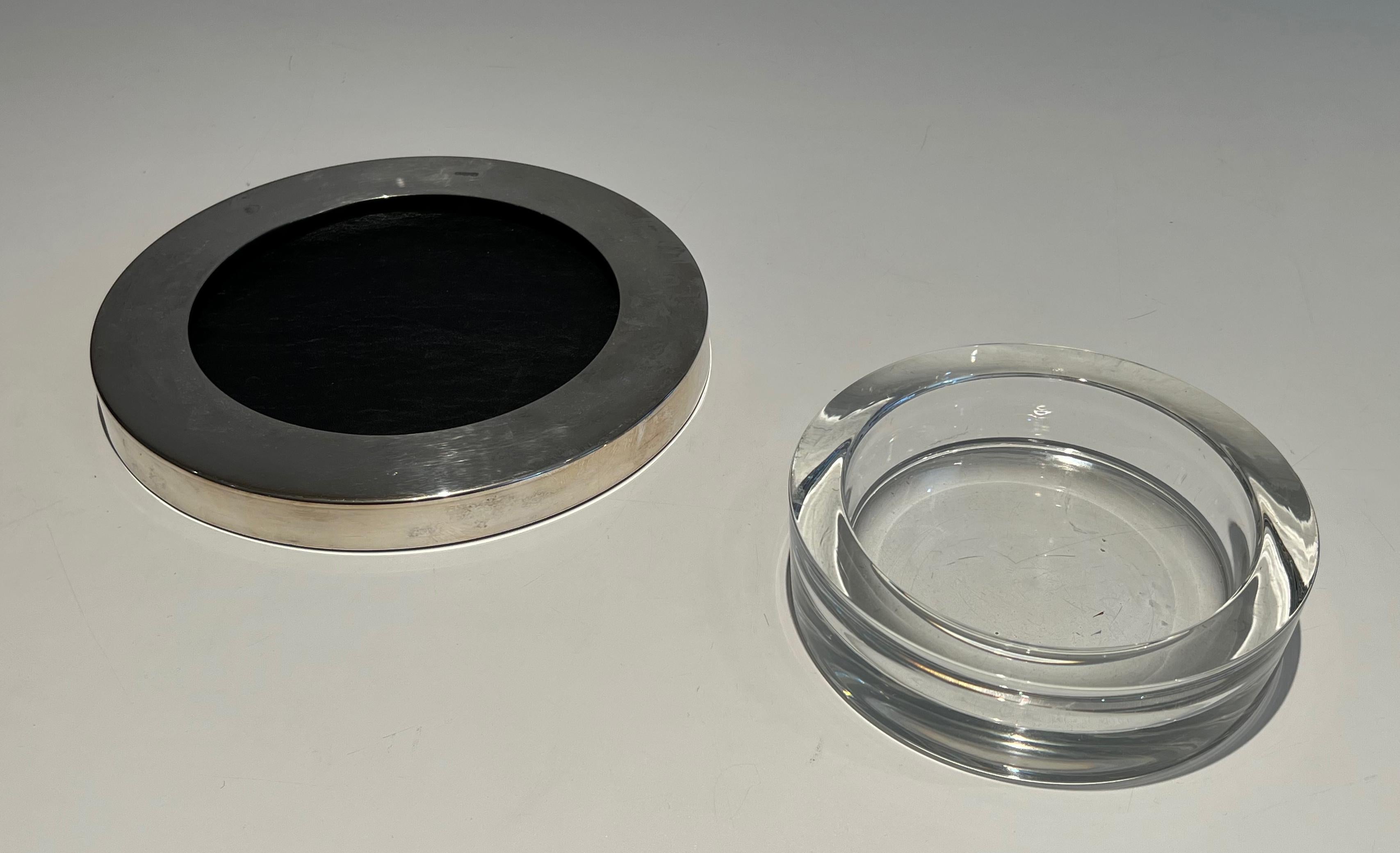 Round glass vide-poche on a chromed base. French Work. Circa 1970 For Sale 8