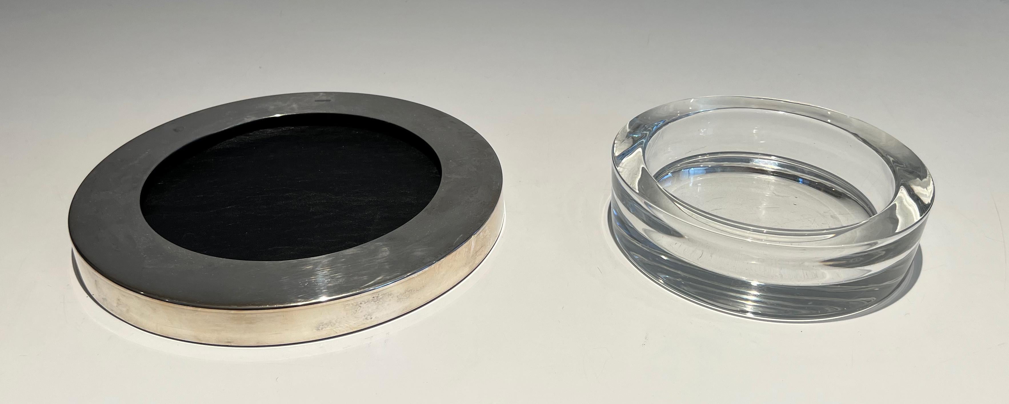 Round glass vide-poche on a chromed base. French Work. Circa 1970 For Sale 9