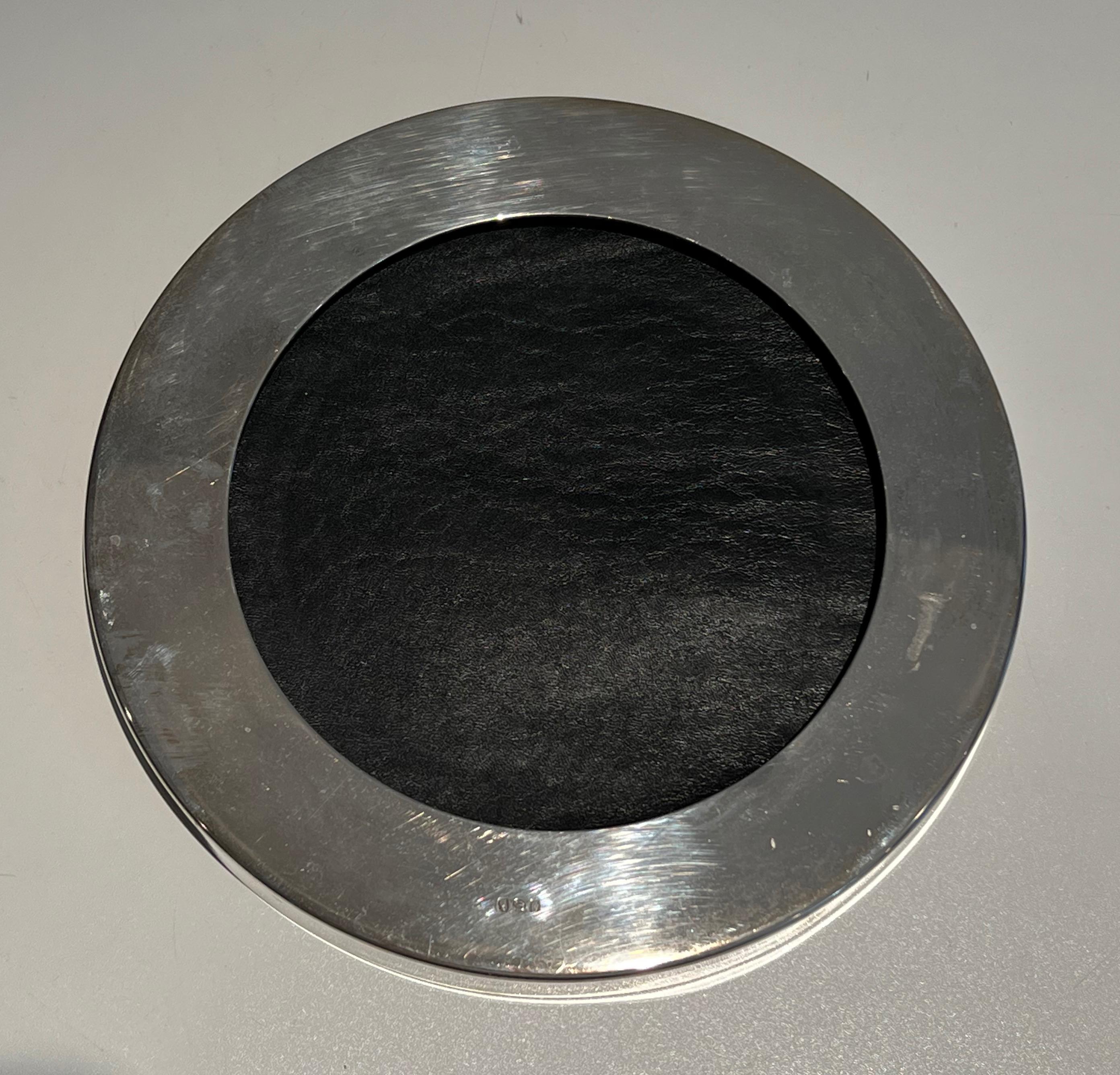 Round glass vide-poche on a chromed base. French Work. Circa 1970 For Sale 10