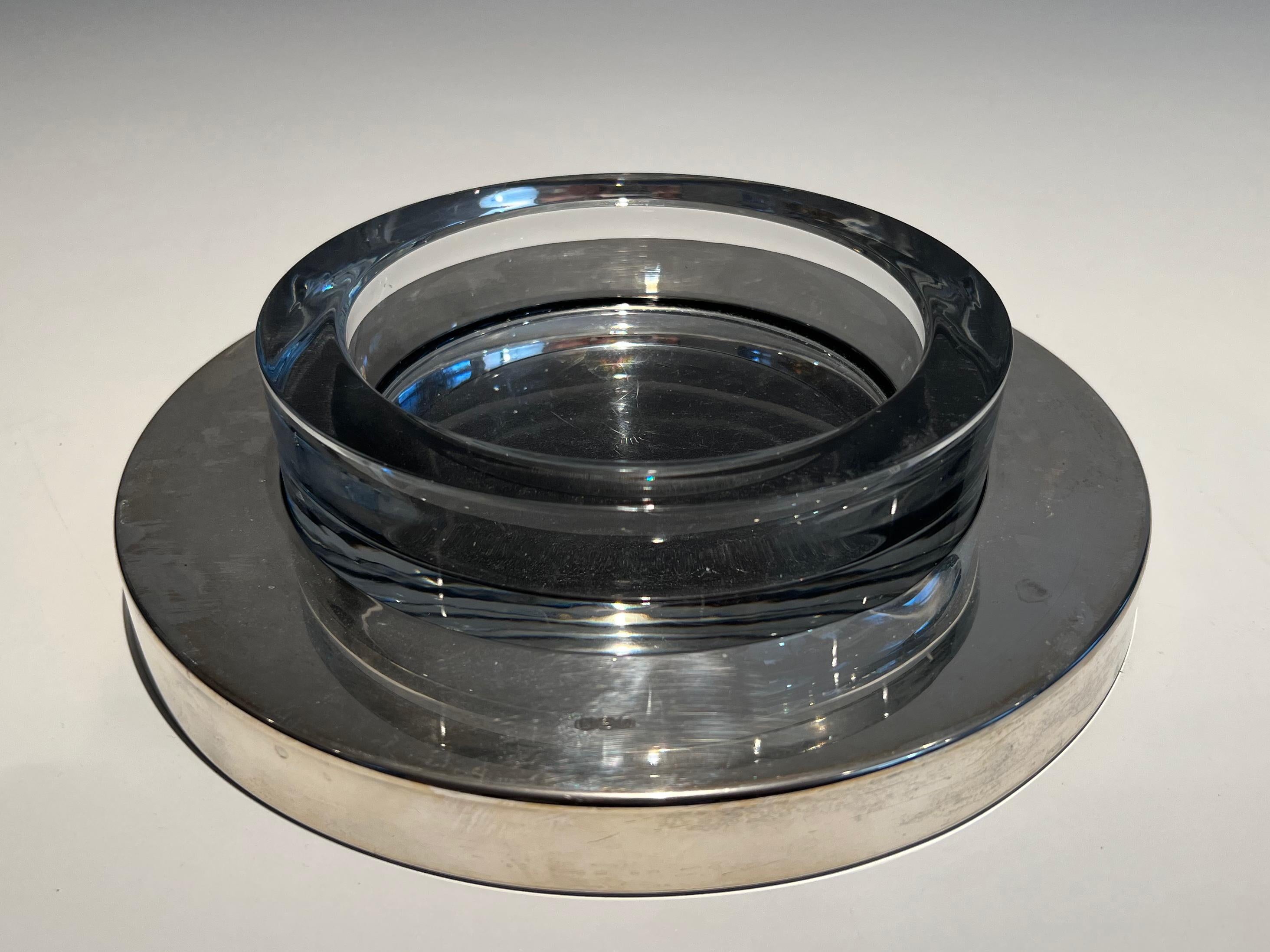 Round glass vide-poche on a chromed base. French Work. Circa 1970 For Sale 12