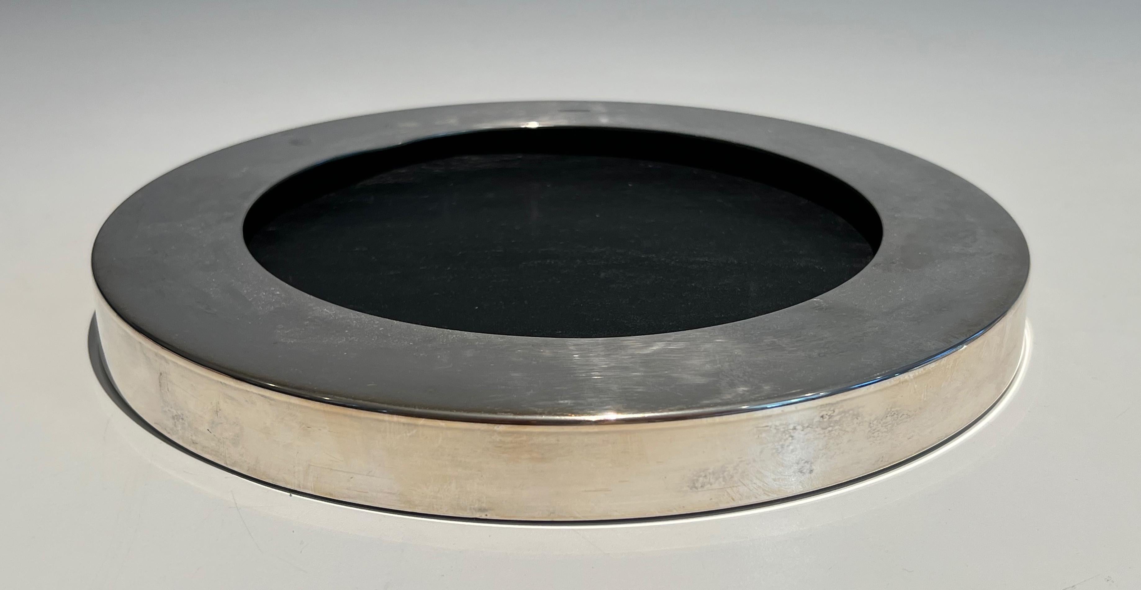 Round glass vide-poche on a chromed base. French Work. Circa 1970 For Sale 2