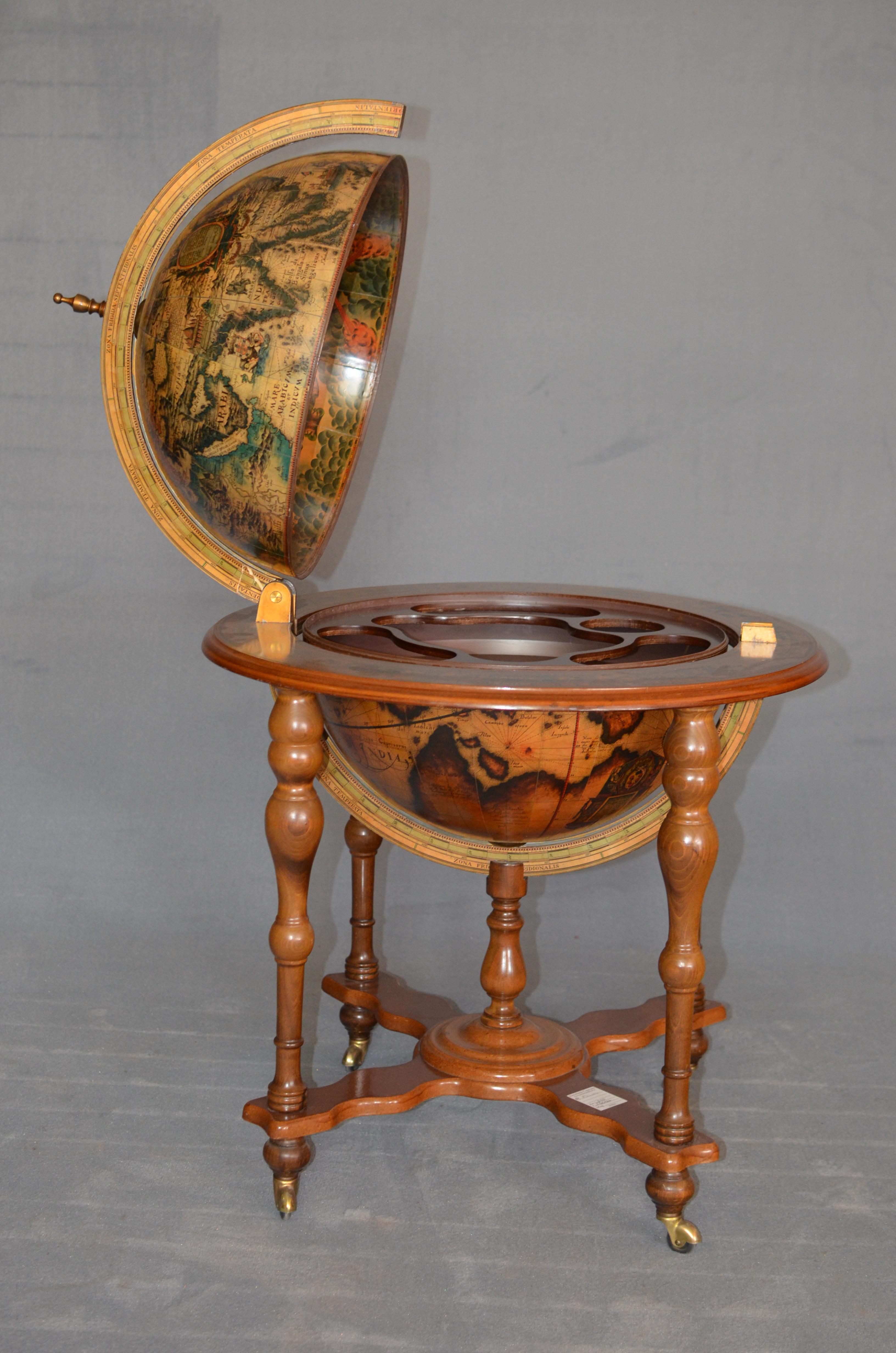 Mid-20th Century Round Globe Bar Cart in Light French Walnut Wood, 1950s