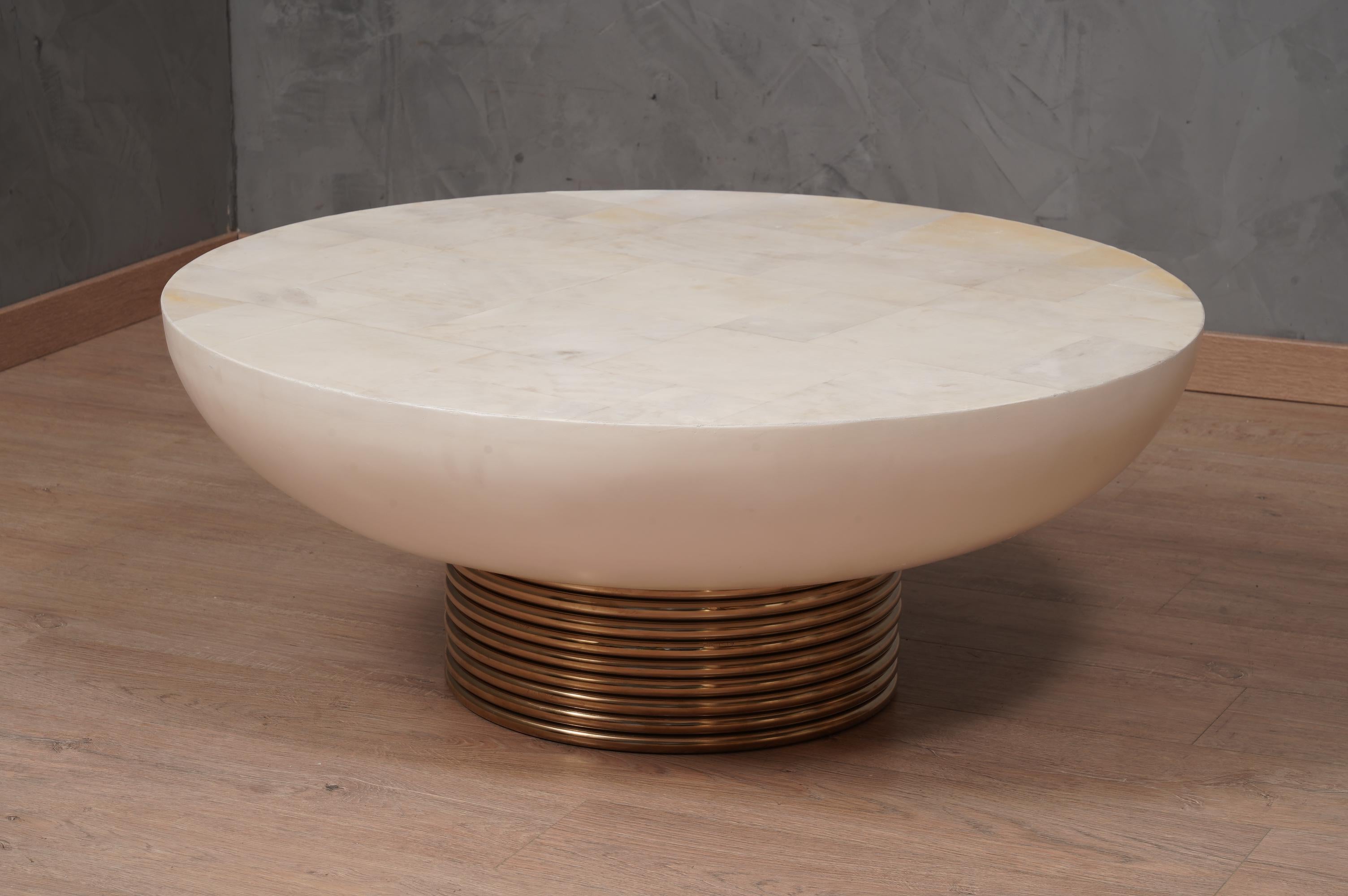 Mid-Century Modern Round Goatskin and Brass Mid-Century Sofa Table, 1990