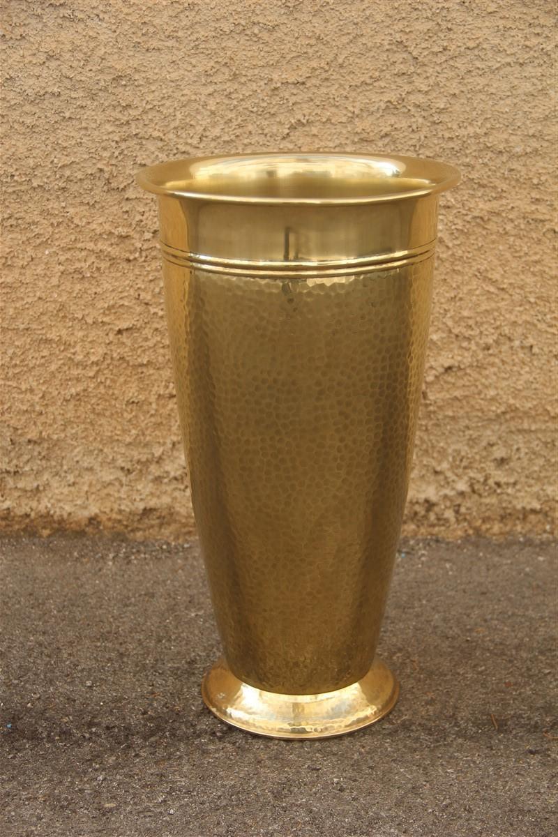 Round Gold Brass Hammered Umbrella Stand Italian Midcentury Design In Good Condition For Sale In Palermo, Sicily