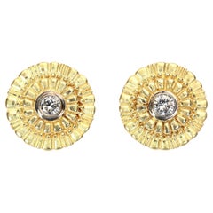 Retro Round Gold Earrings Centered with Diamonds