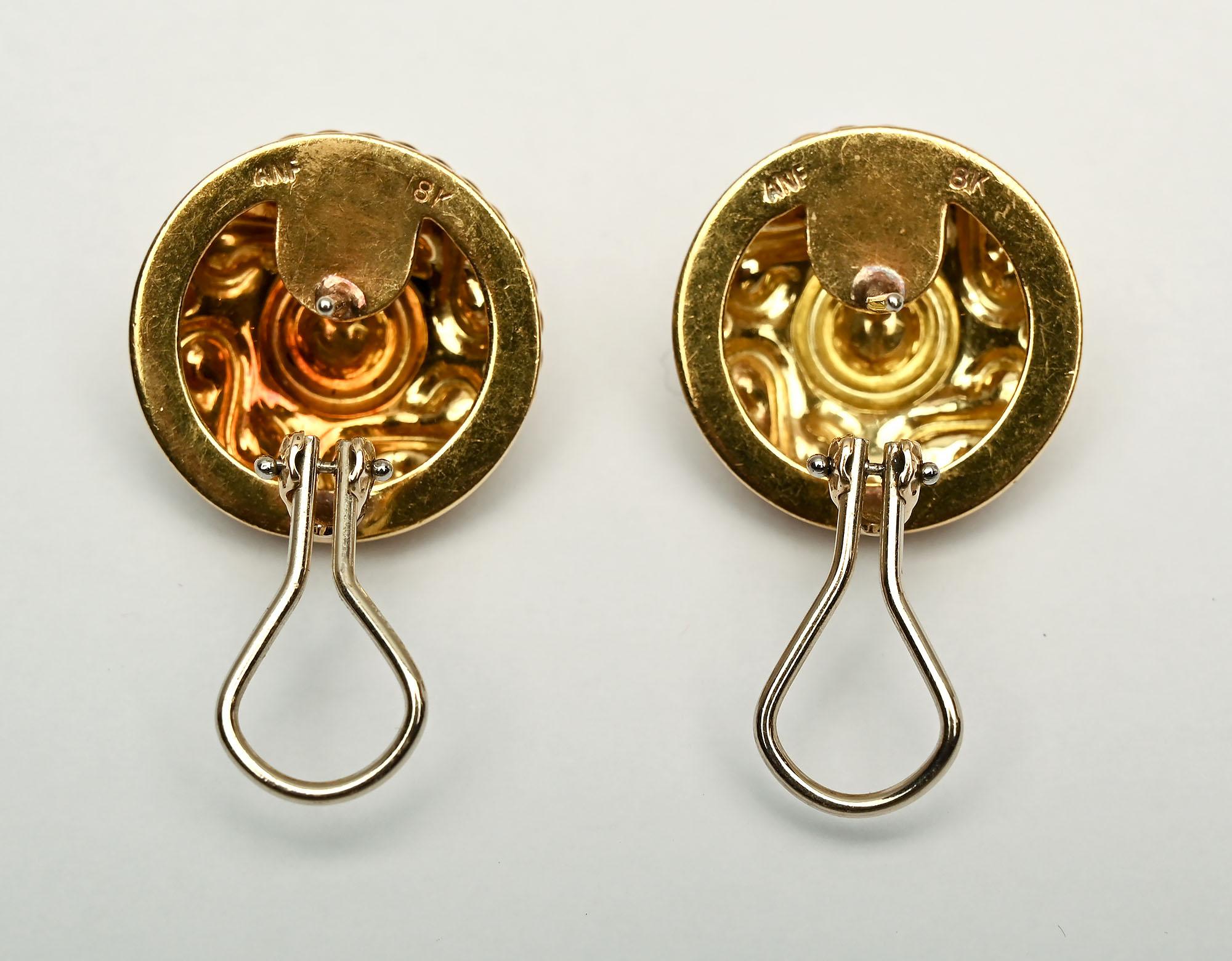 Round Gold Earrings with Center Diamond In Excellent Condition For Sale In Darnestown, MD