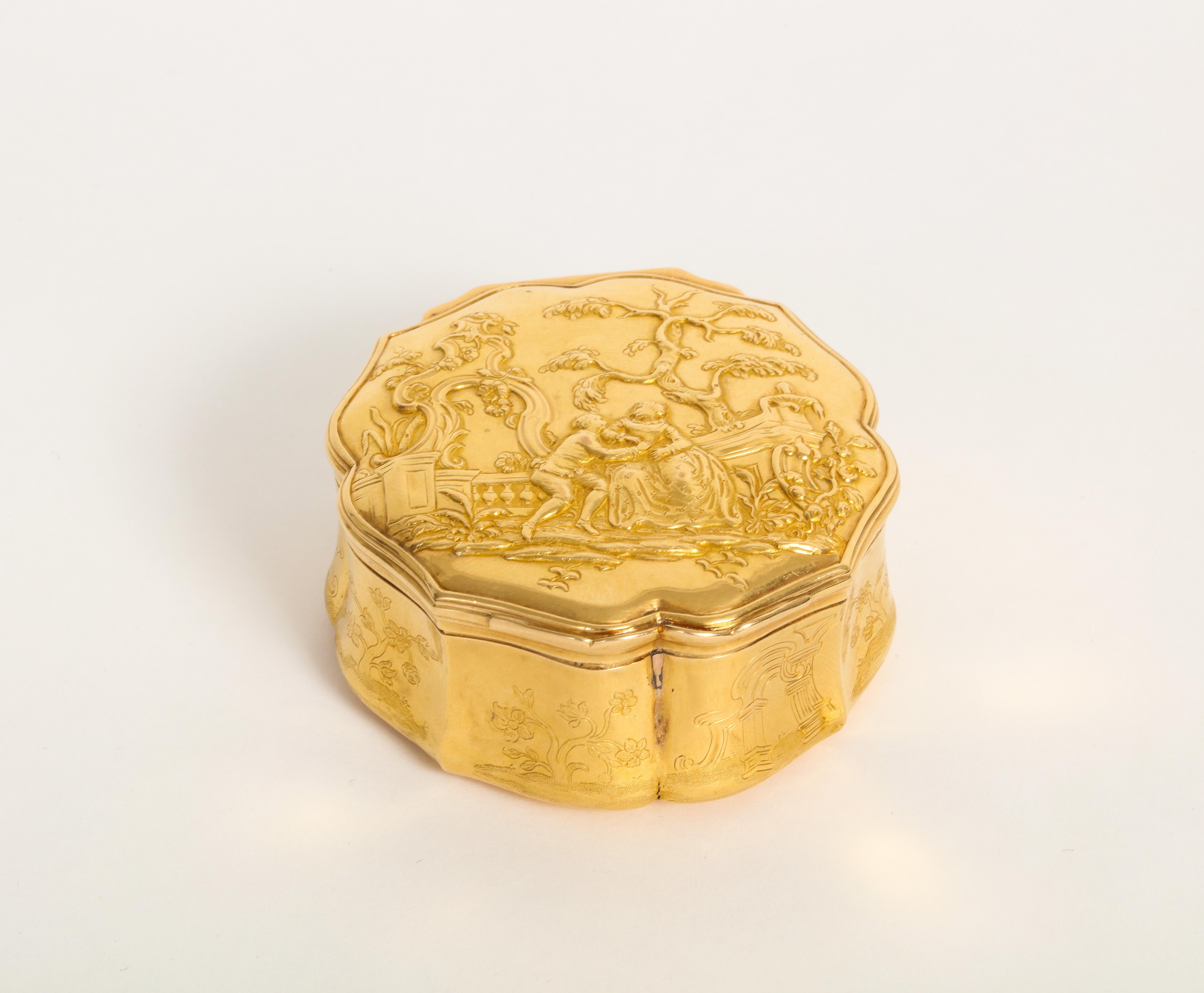 German Round Gold Snuff Box with Hidden Miniature For Sale