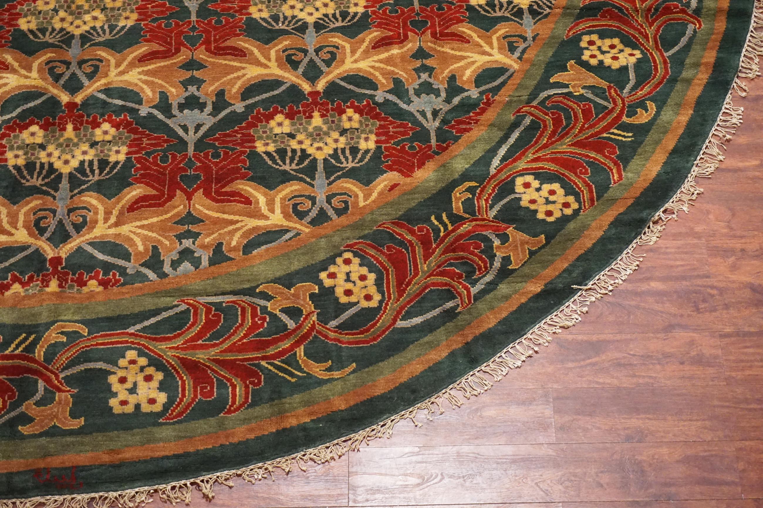 Round Green Art & Craft Rug In New Condition For Sale In Laguna Hills, CA