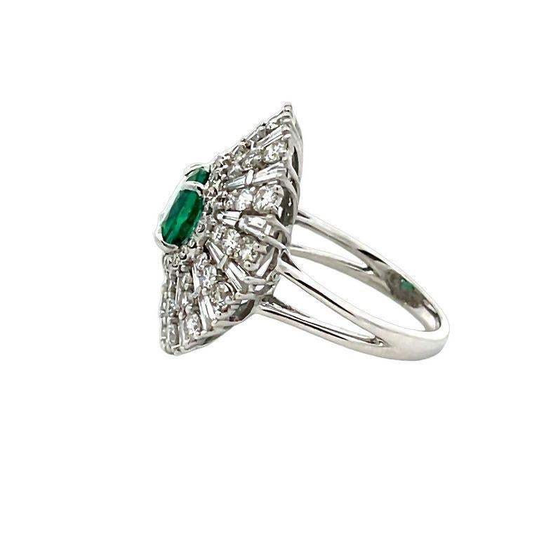 Modern Round Green Emerald 1.78CT Mix Shape Diamonds 3.62CT in 18K White Gold Ring  For Sale