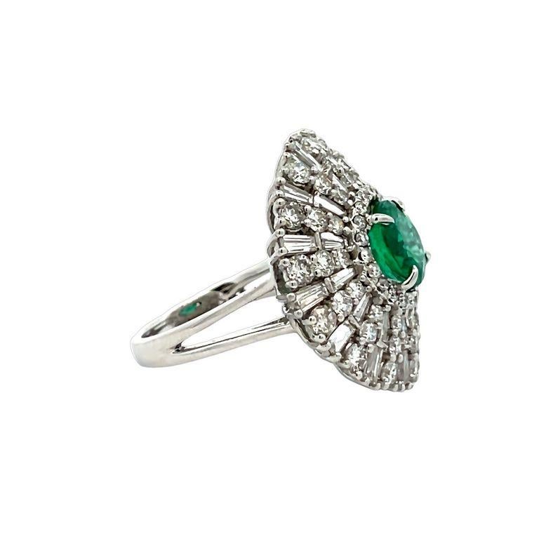 Round Green Emerald 1.78CT Mix Shape Diamonds 3.62CT in 18K White Gold Ring  In New Condition For Sale In New York, NY