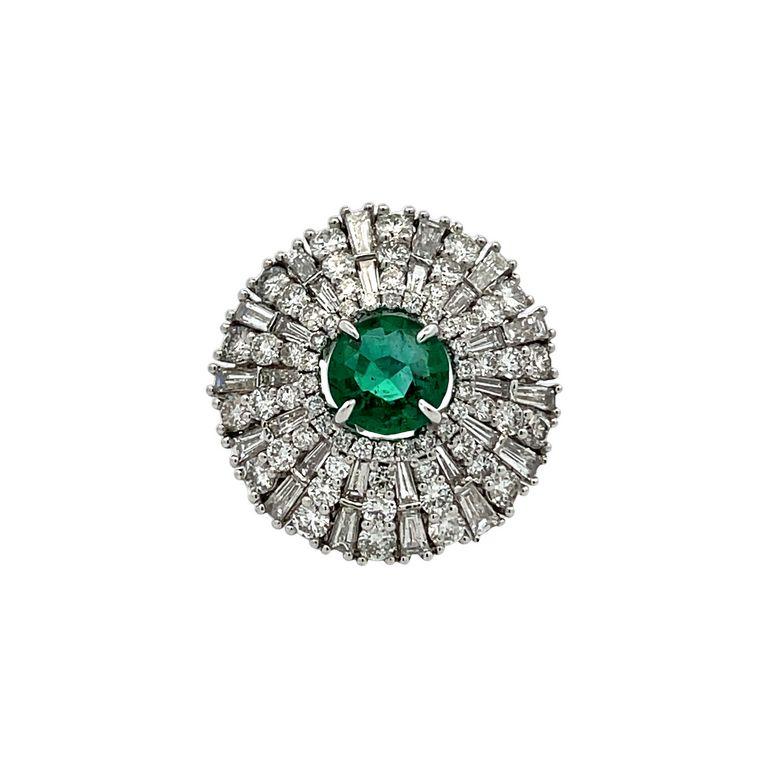 Women's Round Green Emerald 1.78CT Mix Shape Diamonds 3.62CT in 18K White Gold Ring  For Sale