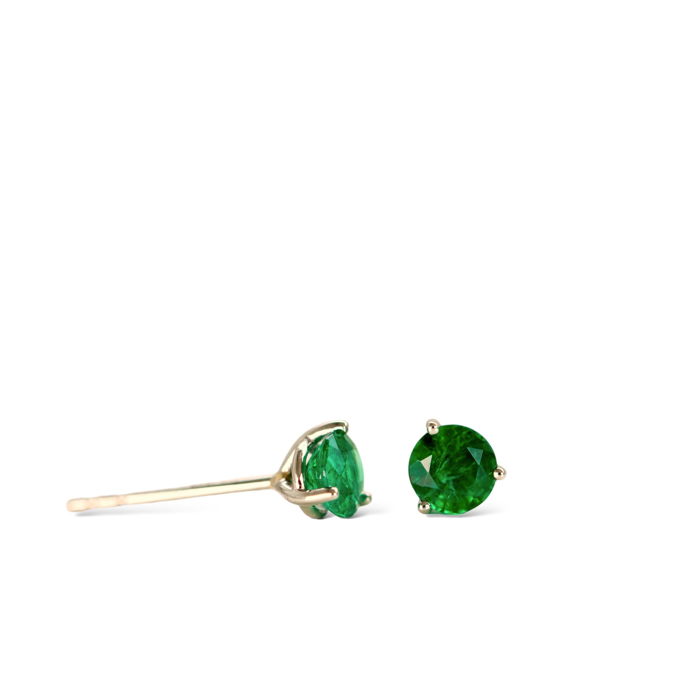 Round Cut Round Green Emerald Stud Earrings in Platinum For Sale