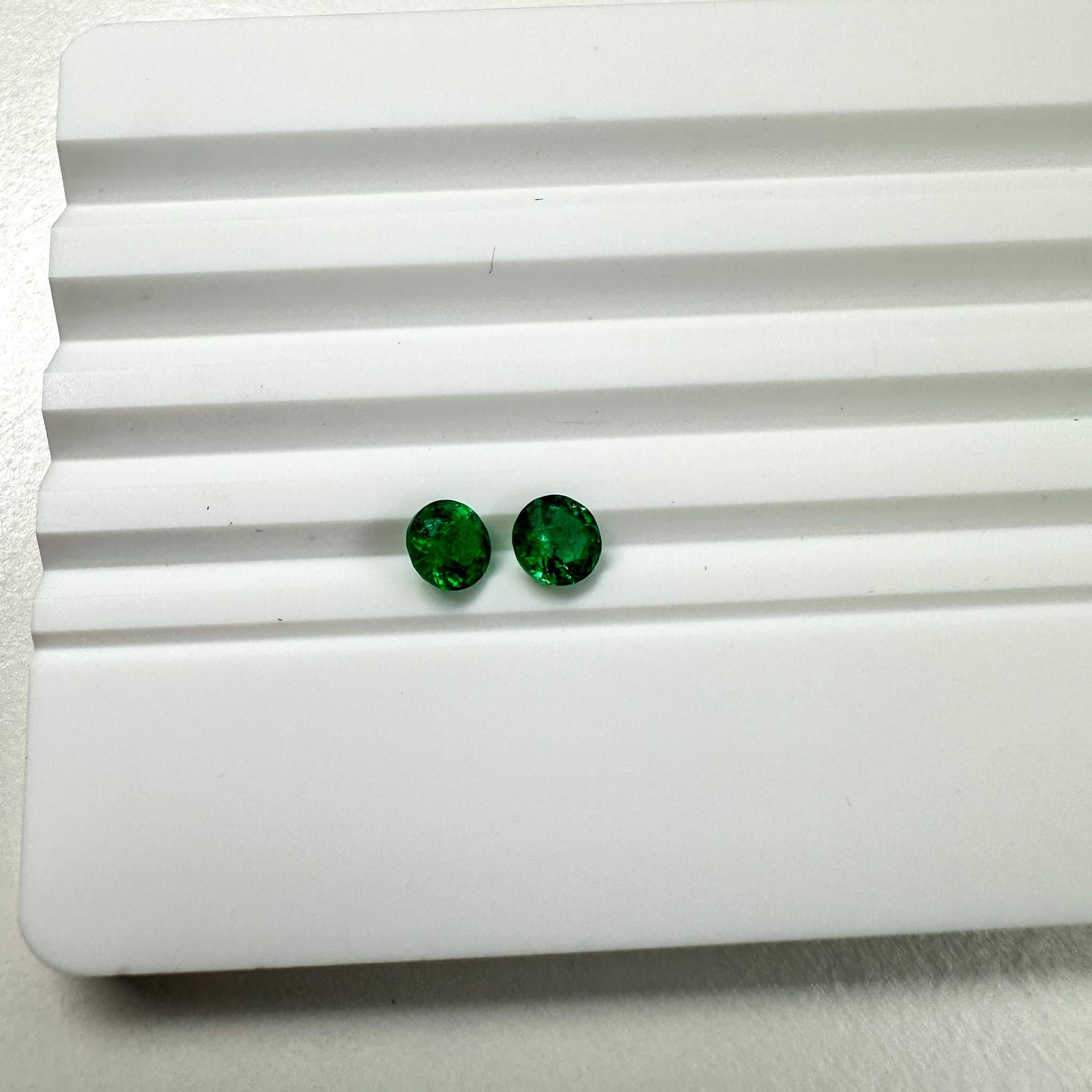 Round Green Emerald Studs in 18k Yellow Gold 1