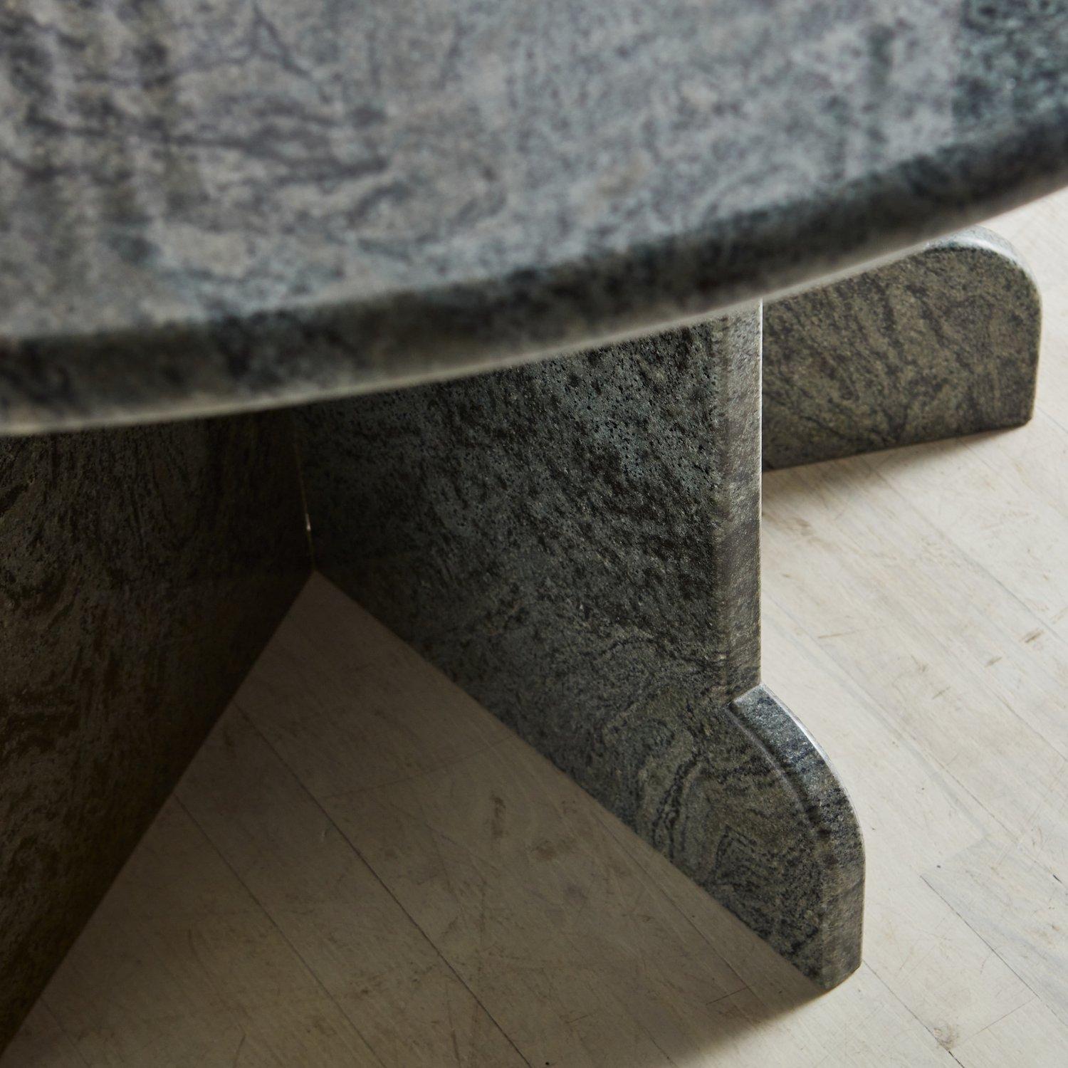 Round Green Granite Dining Table, 20th Century In Good Condition In Chicago, IL