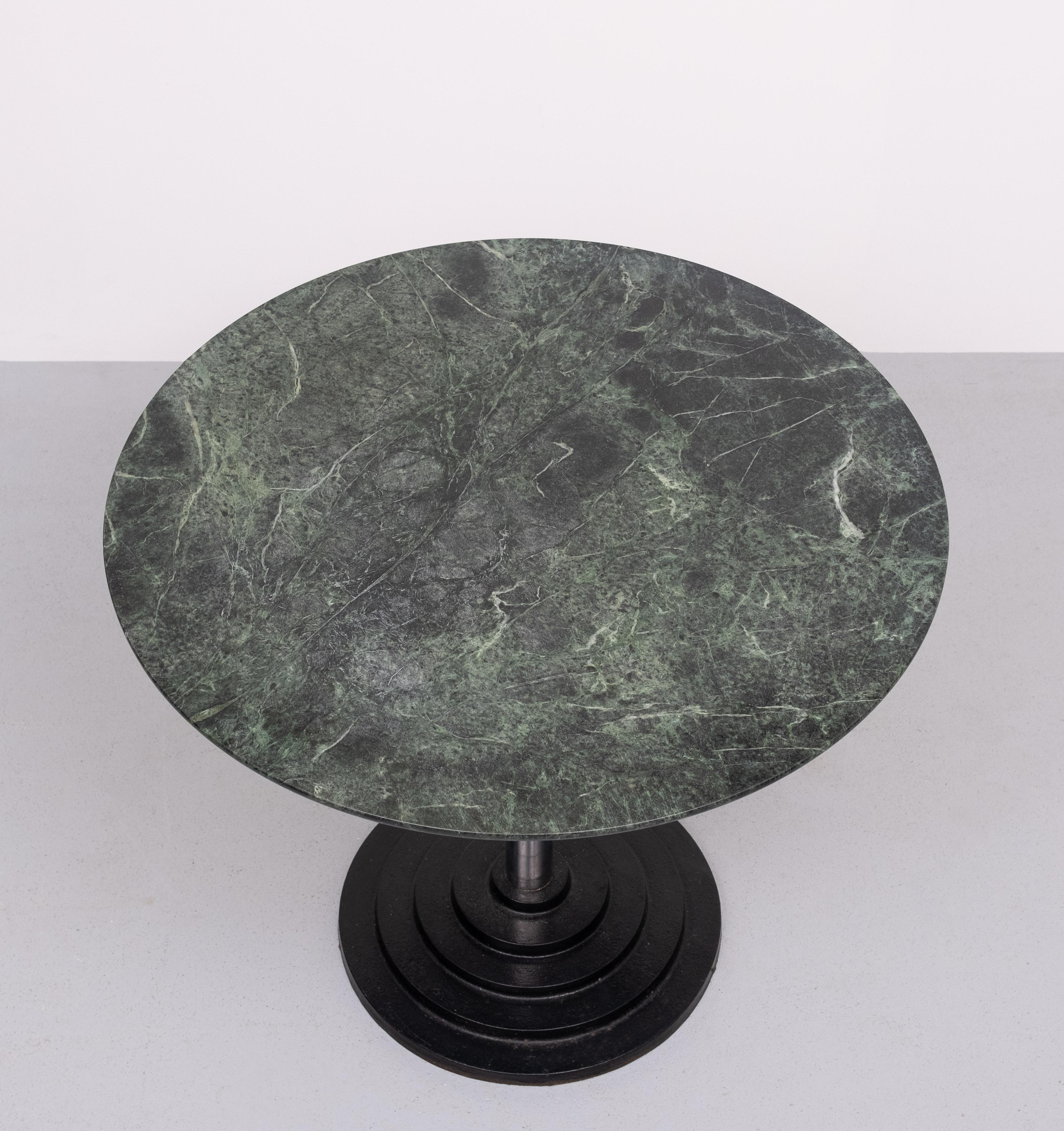 Marbre Table de salle à manger ronde en marbre vert  1980 Italie en vente