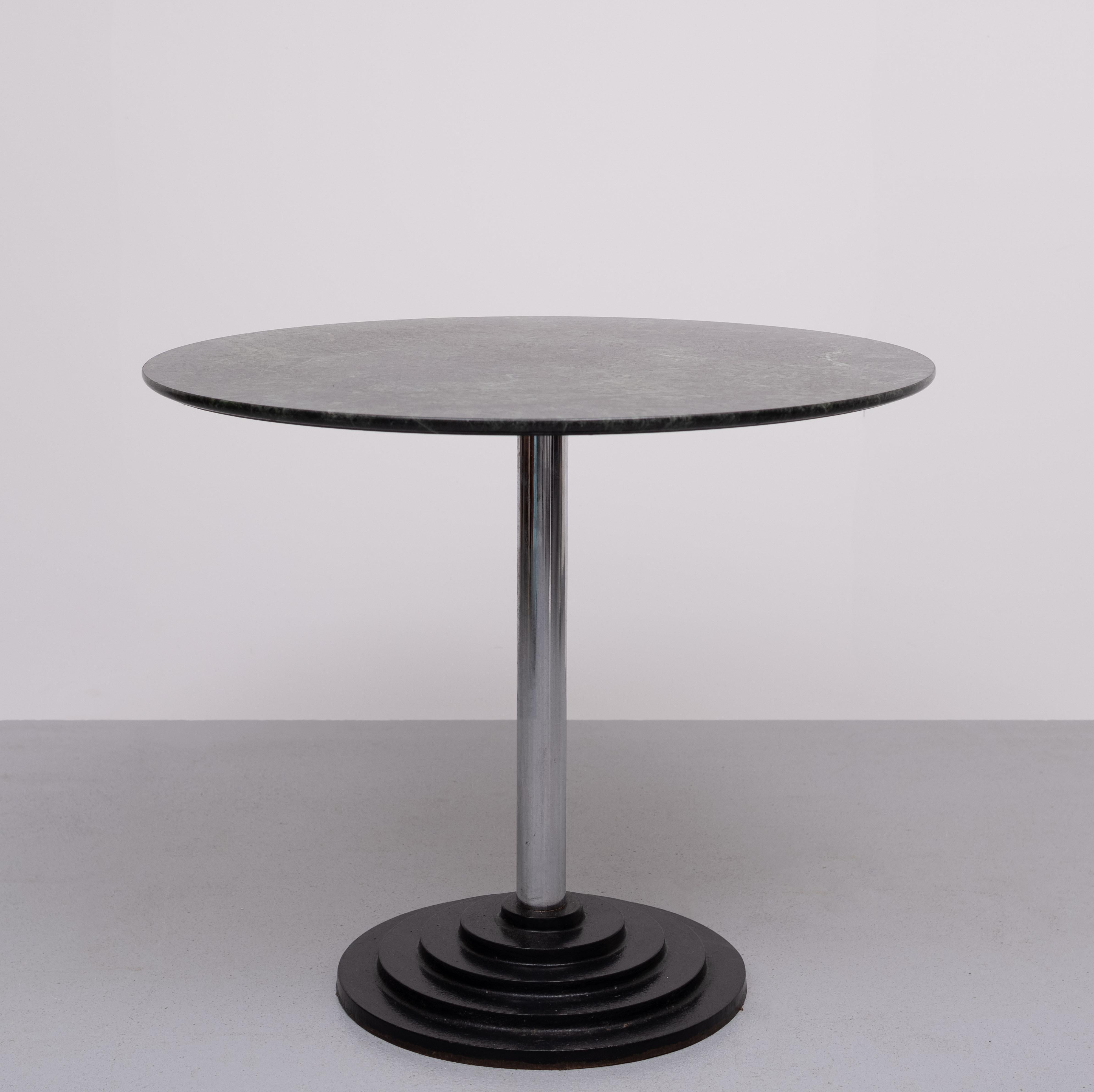 Table de salle à manger ronde en marbre vert  1980 Italie en vente 1