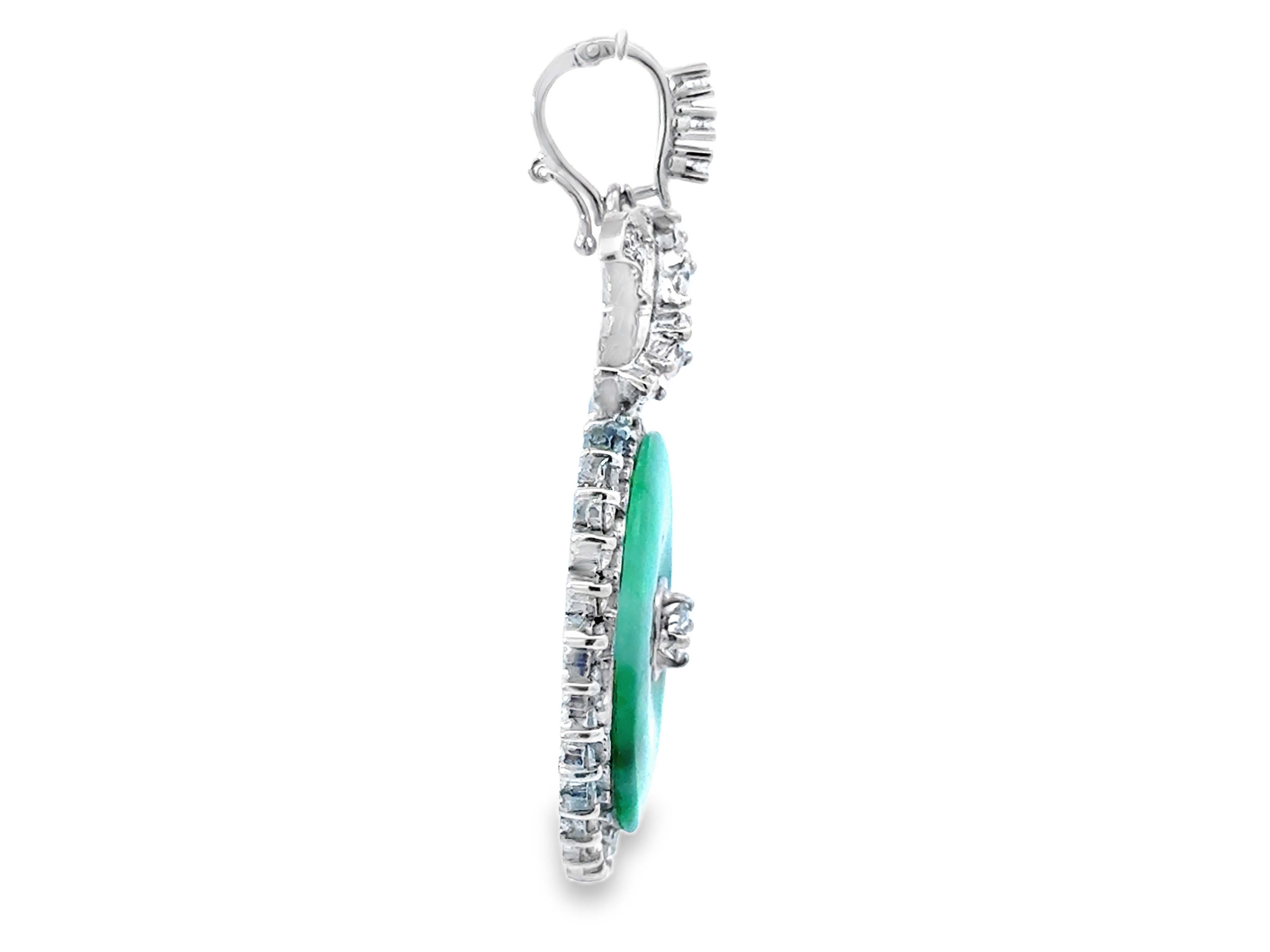 Round Green Mottled Jade and Diamond Halo Pendant 14k White Gold In Excellent Condition For Sale In Honolulu, HI