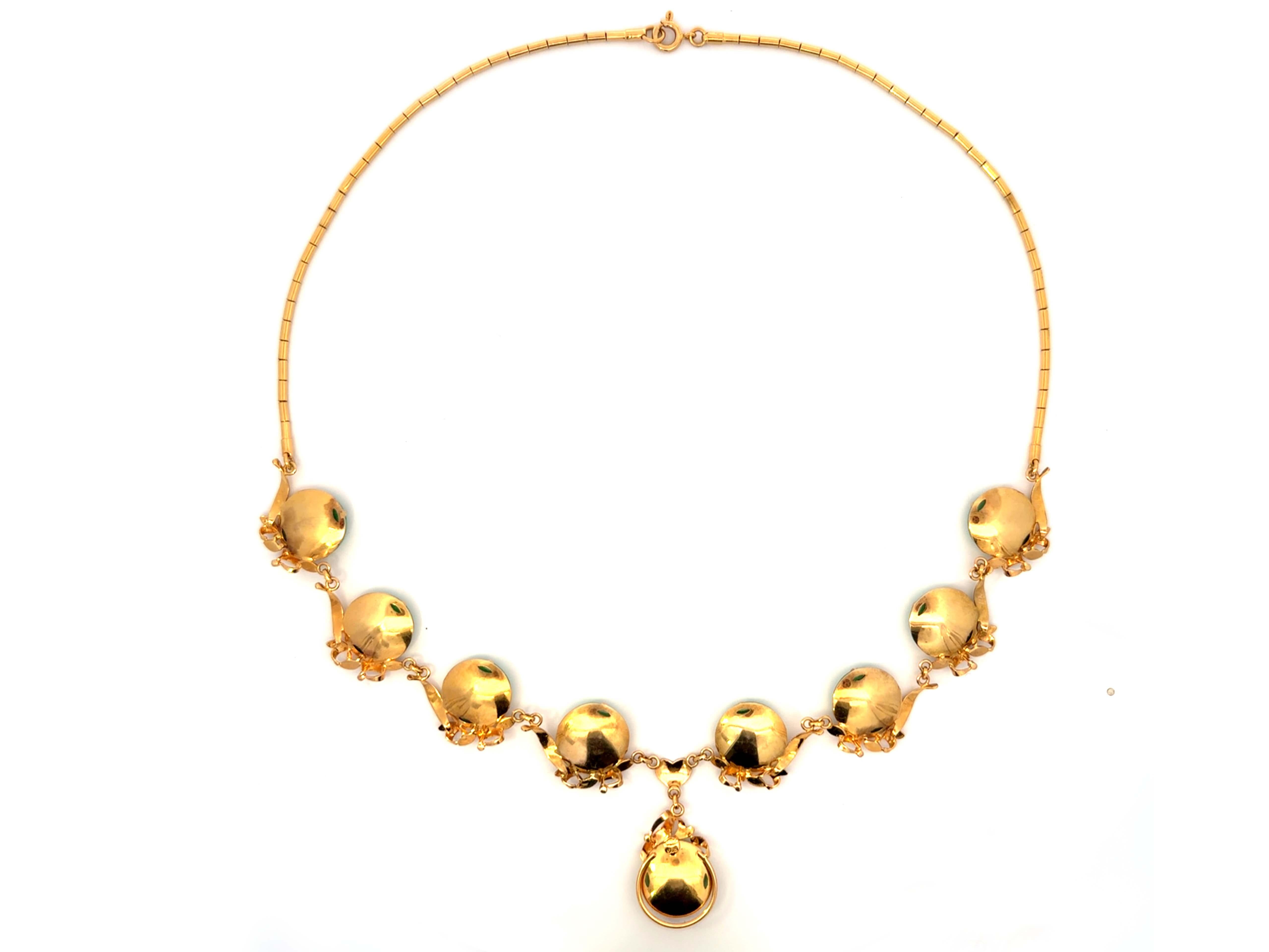Collana a disco di giada verde screziata in oro giallo 14k in vendita 3