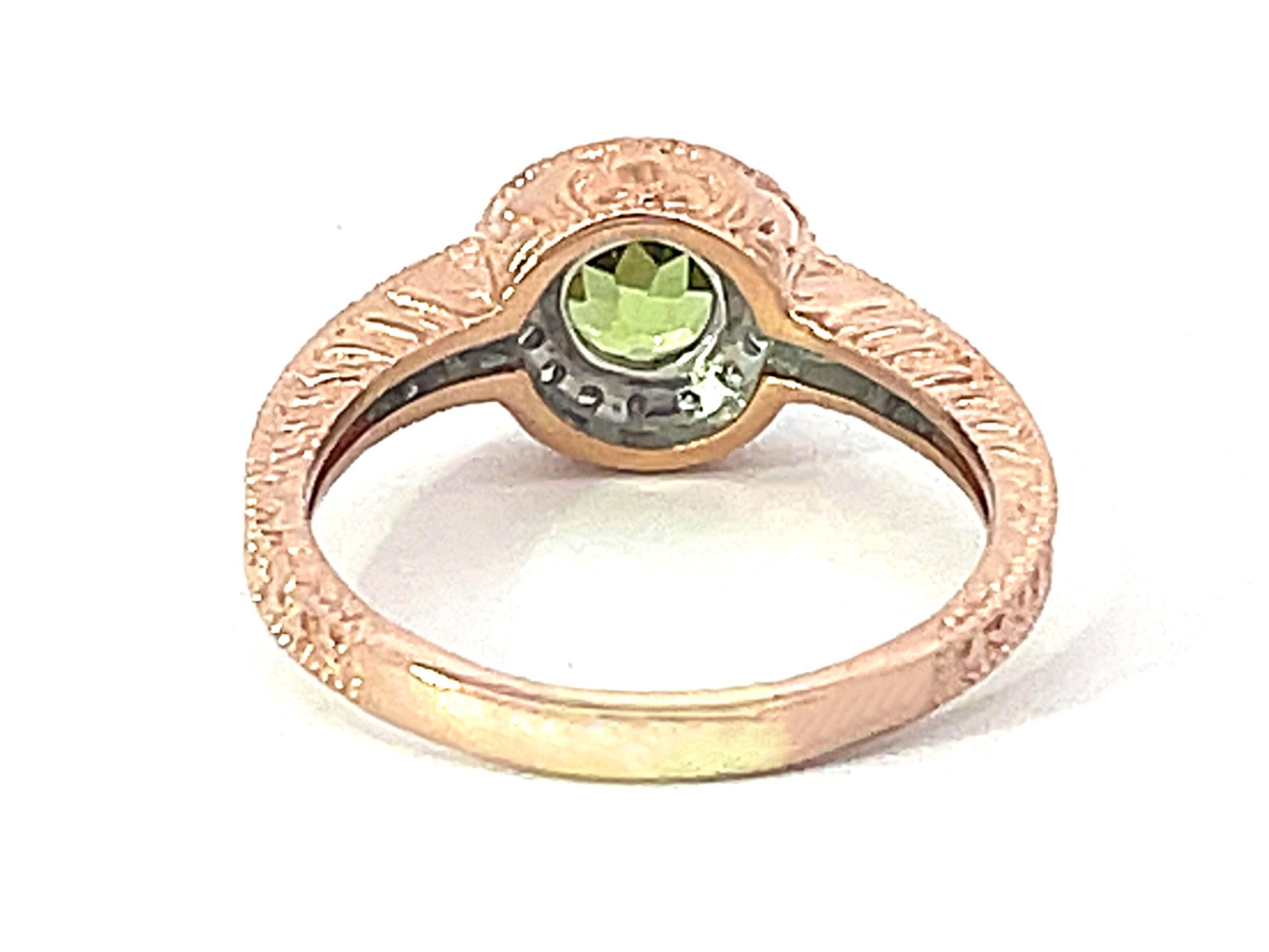Round Green Peridot and Diamond Halo Ring in 14k Pink Gold In Excellent Condition For Sale In Honolulu, HI