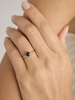 Round Green Sapphire Diamond Pavé Yellow Gold Engagement Ring, 1.46 Carats