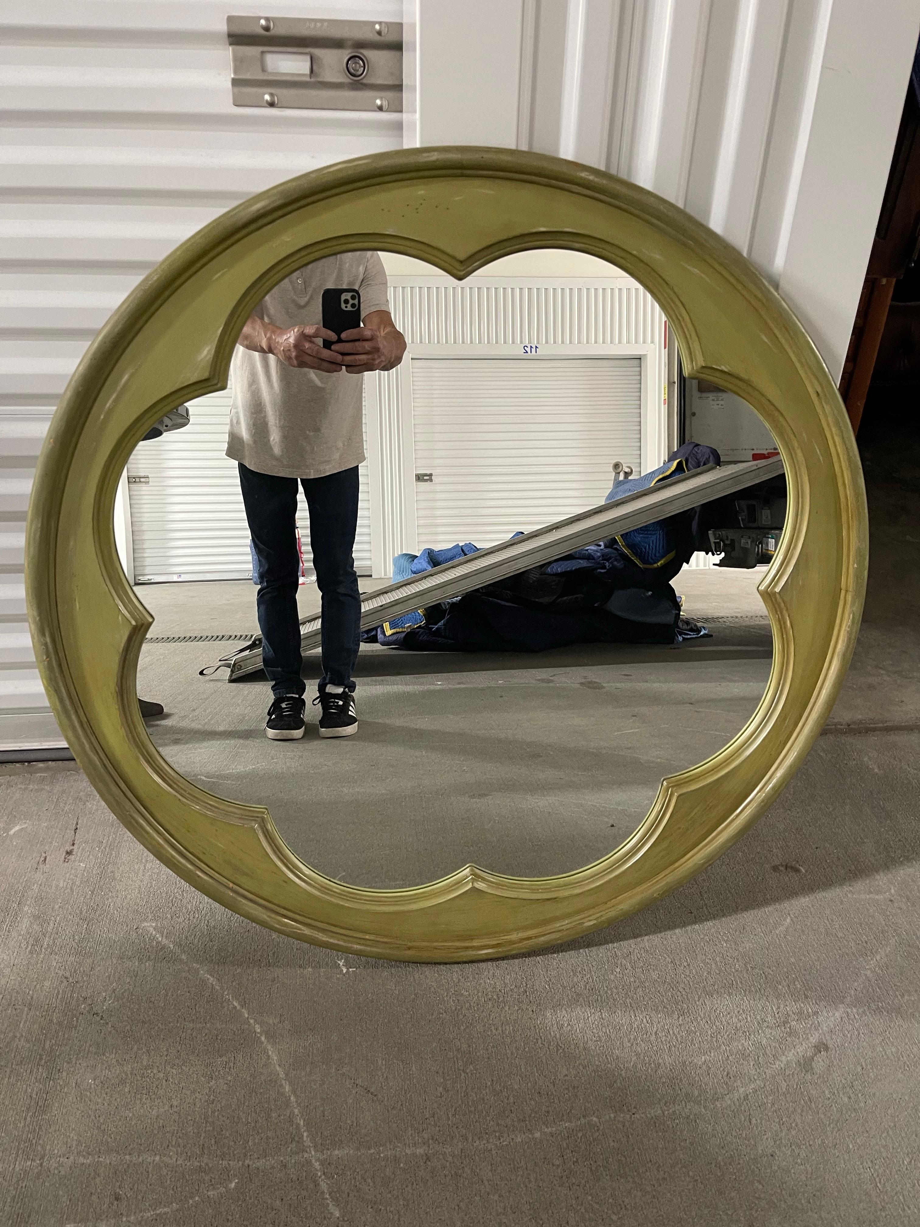 Miroir rond vert lavé, 21e siècle.  Cadre de design décoratif