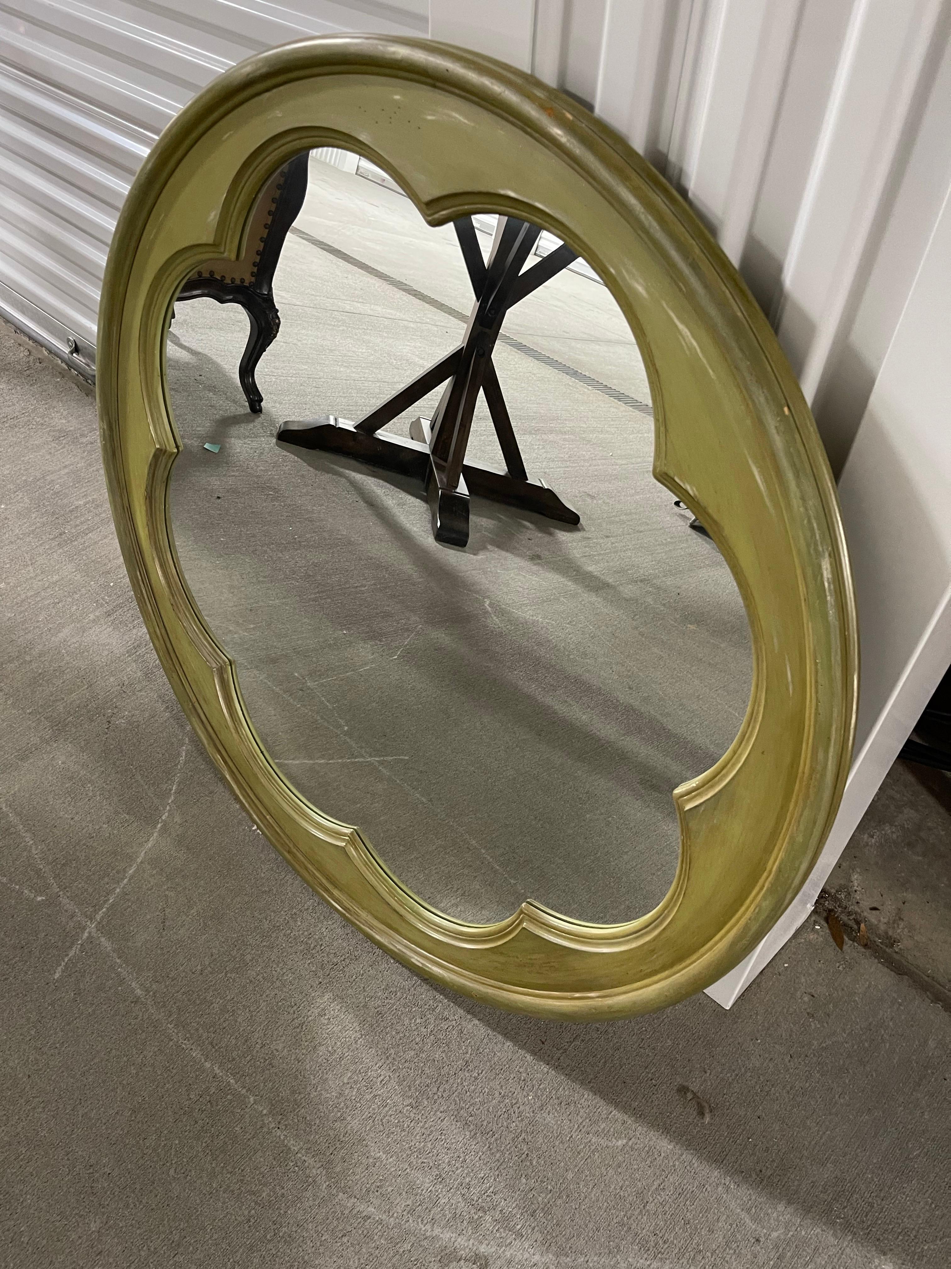 Américain Miroir rond lavé en vert, 21e siècle en vente