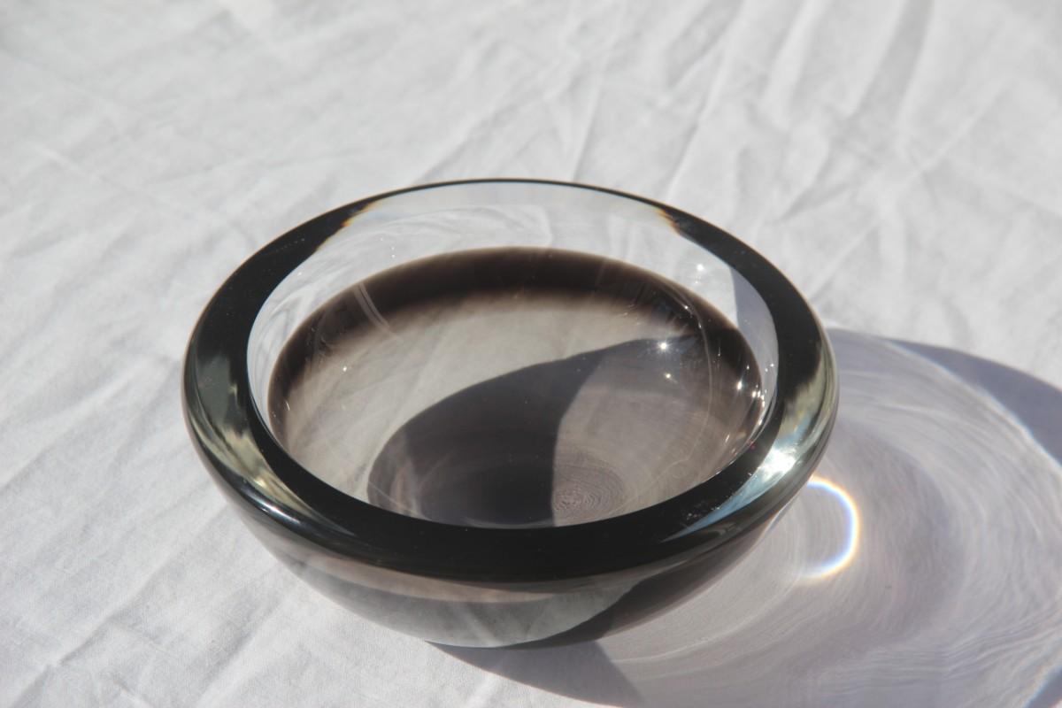 Round grey bowl Seguso design Italian Murano art glass, 1960s.