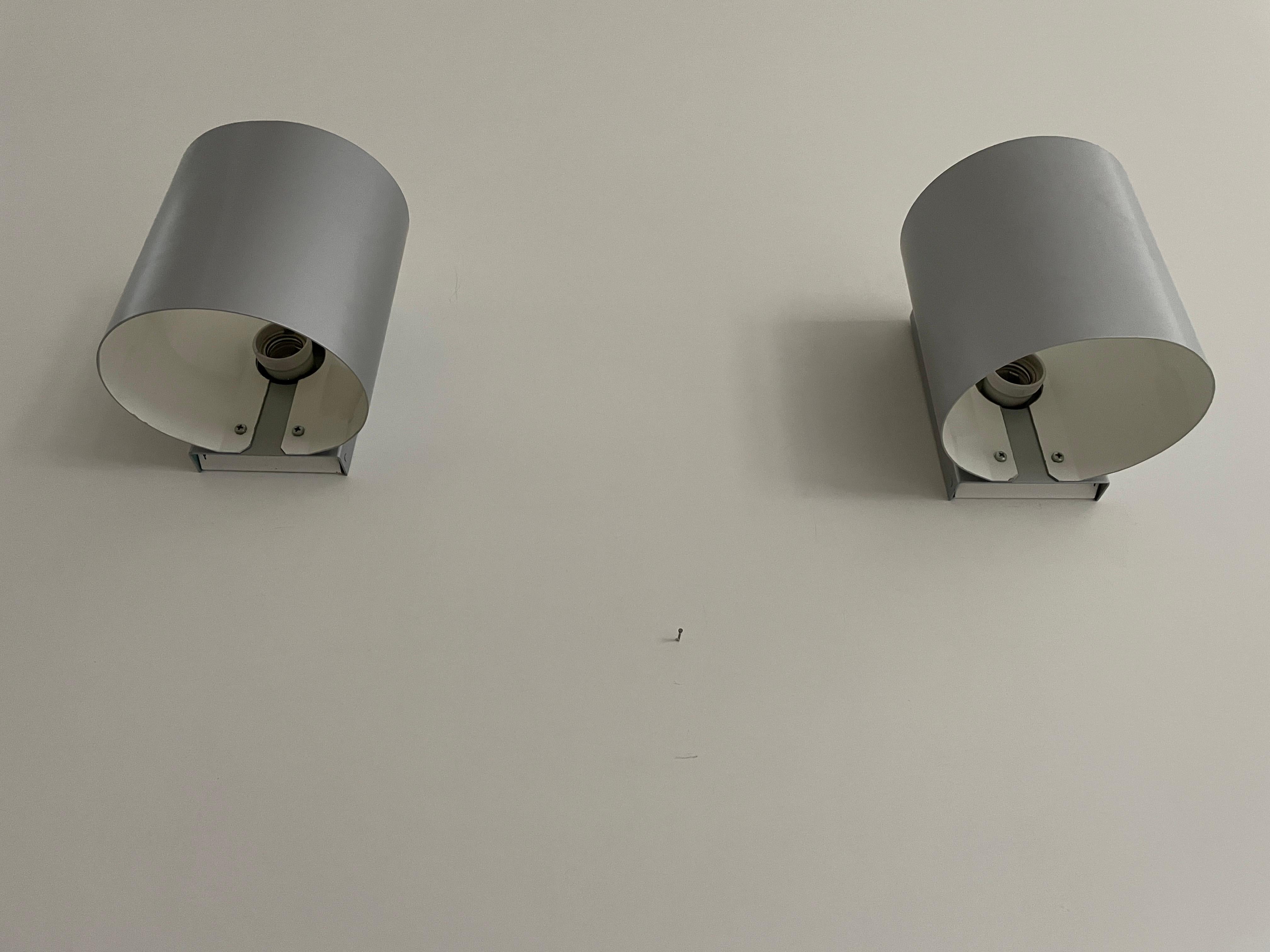 Tedesco Coppia di lampade rotonde in metallo grigio, anni '60, Germania in vendita